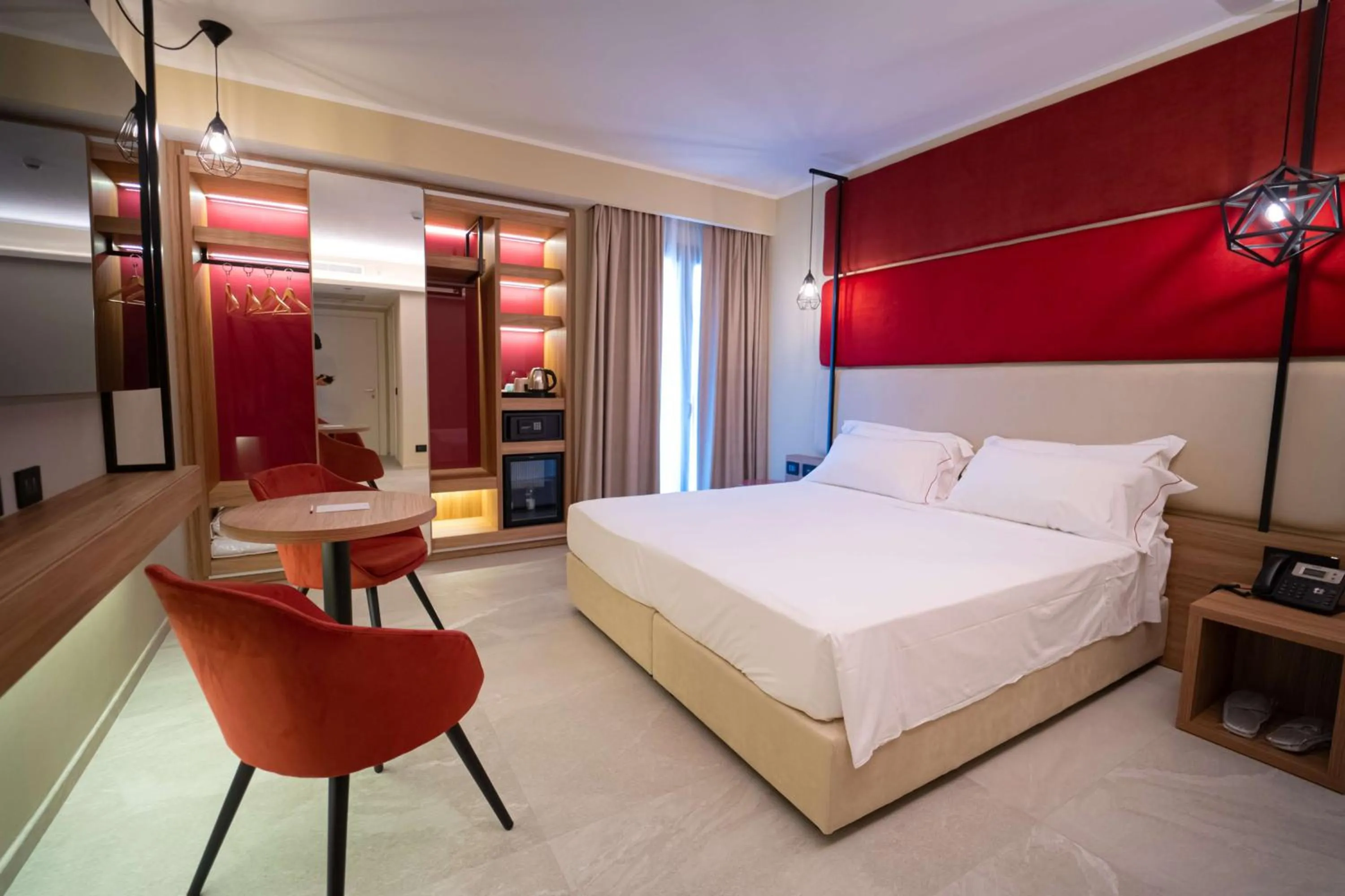 Deluxe Queen Room with Balcony - Non-Smoking in Best Western Plus Sabaudia Hotel