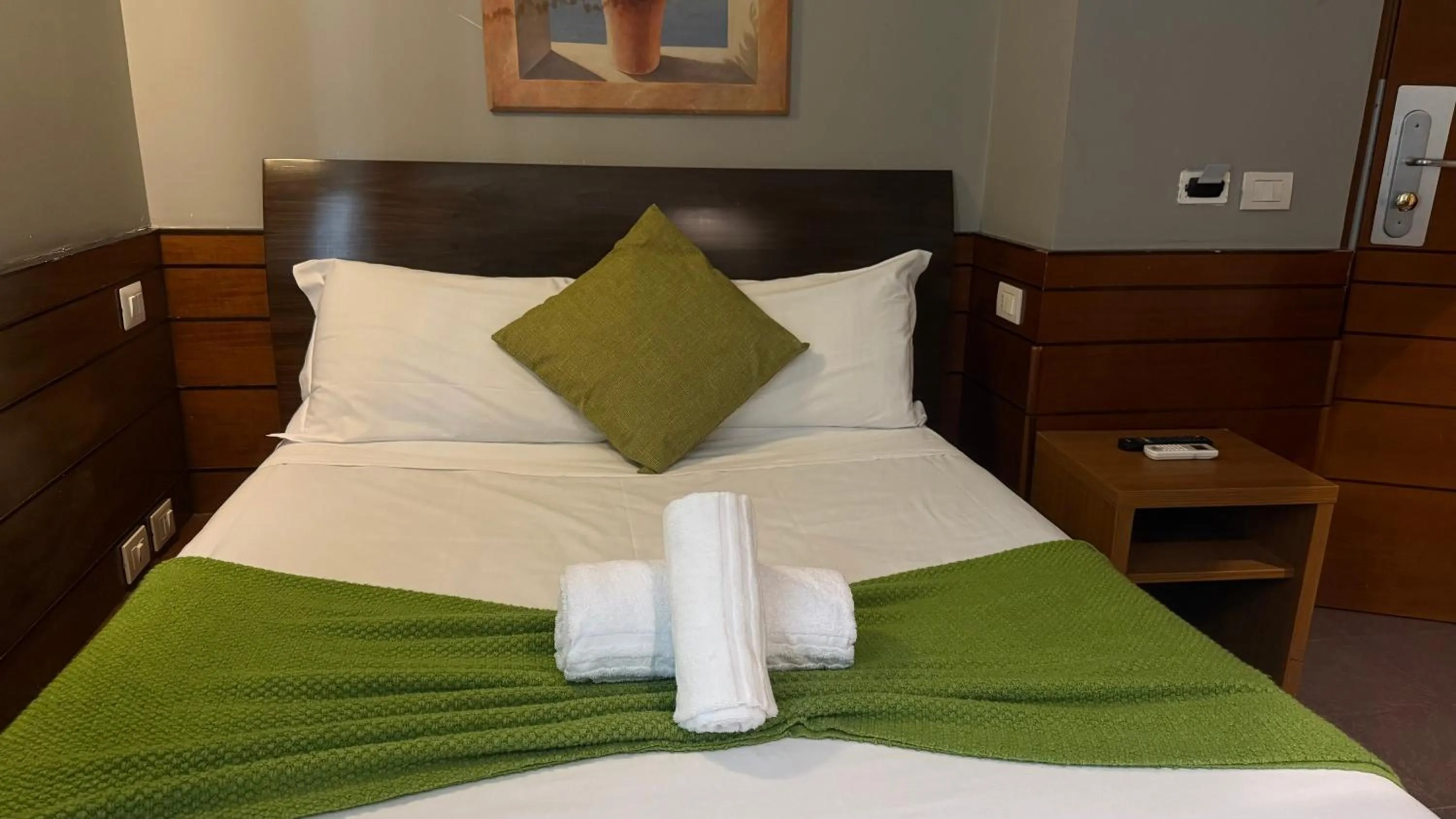 Small Single Room in Romalive Hotel