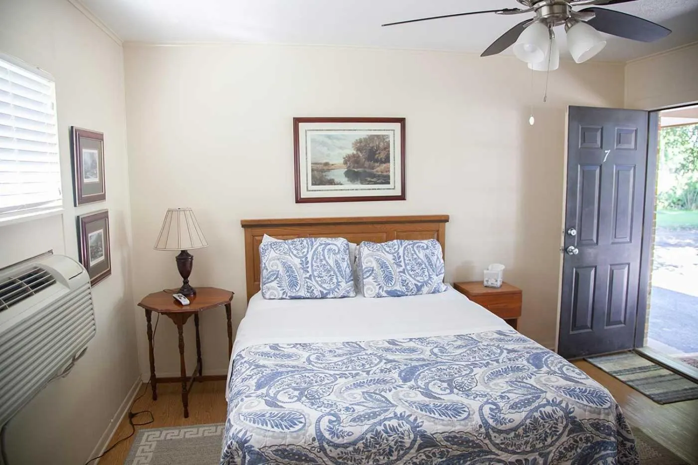 Standard Studio in Shiner Country Inn