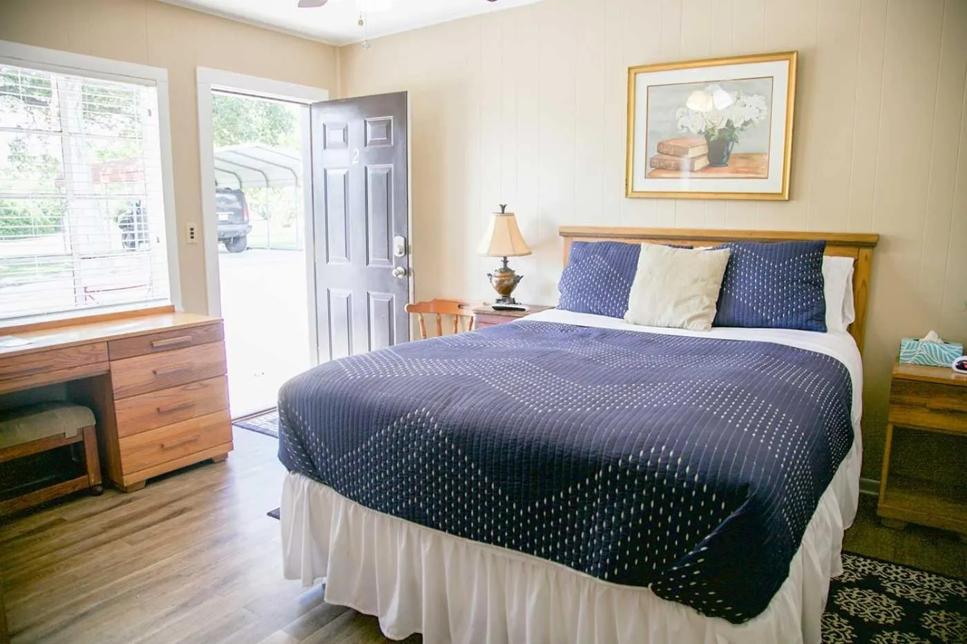 Deluxe Queen Studio  in Shiner Country Inn