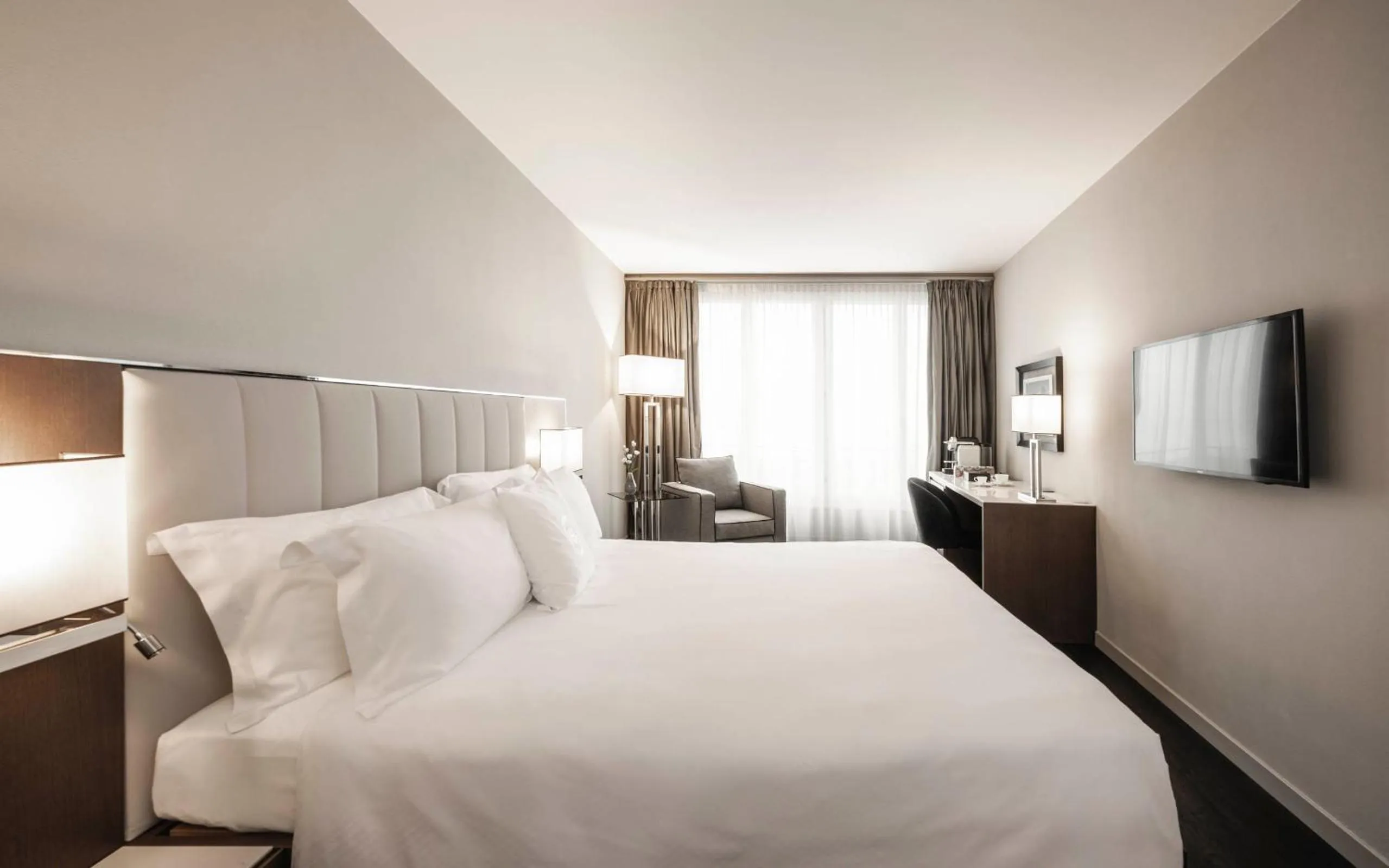 Chic Double or Twin Room with Lake View in Hotel Belvedere Locarno