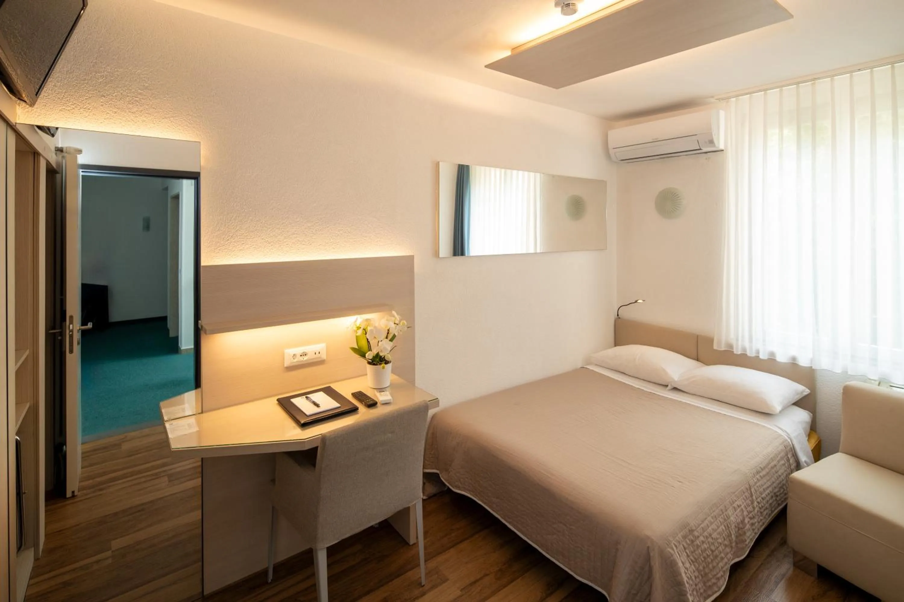 Superior Single Room in Hotel Campione
