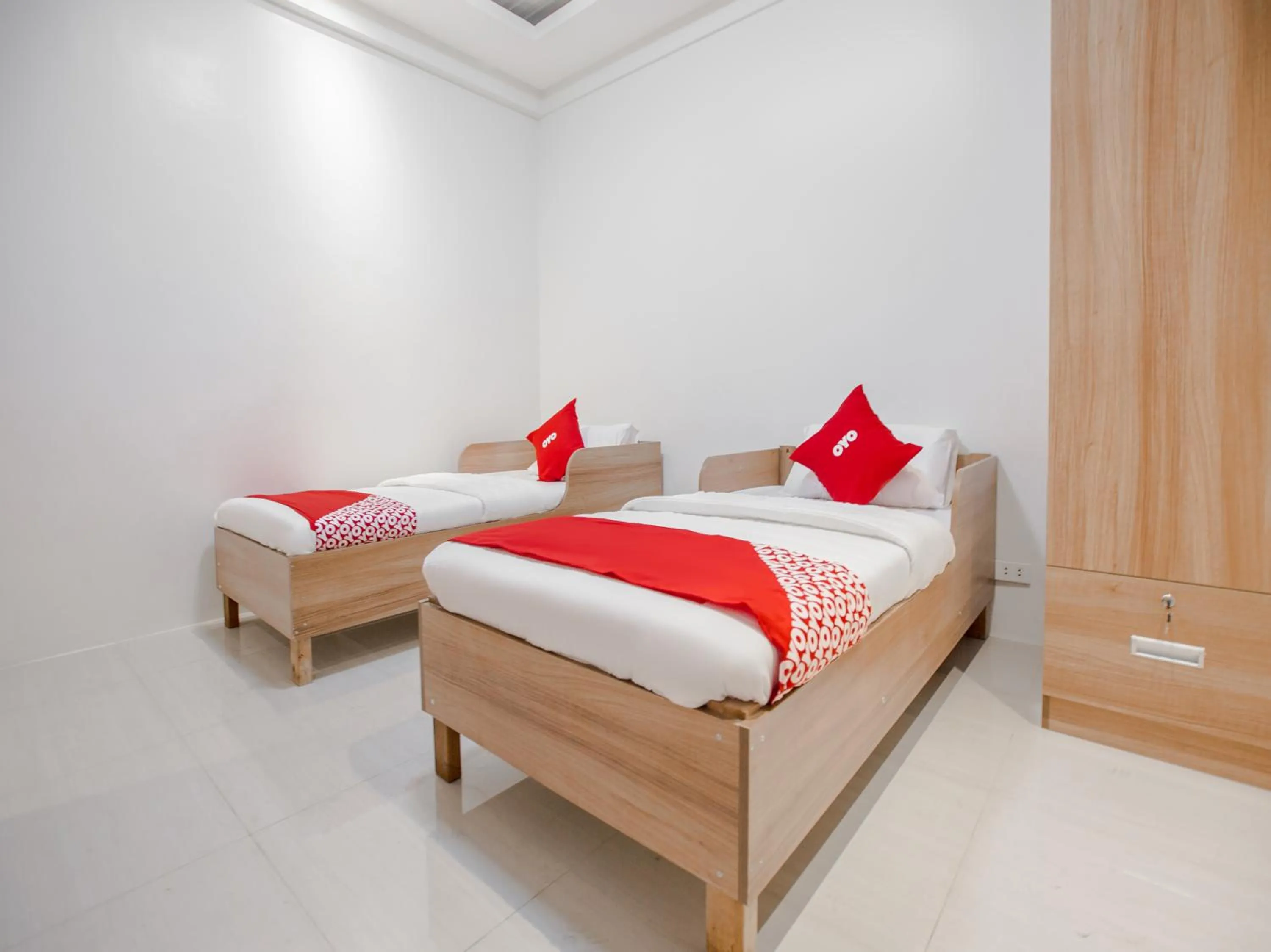 Deluxe Twin Room in OYO 605 The Quarters