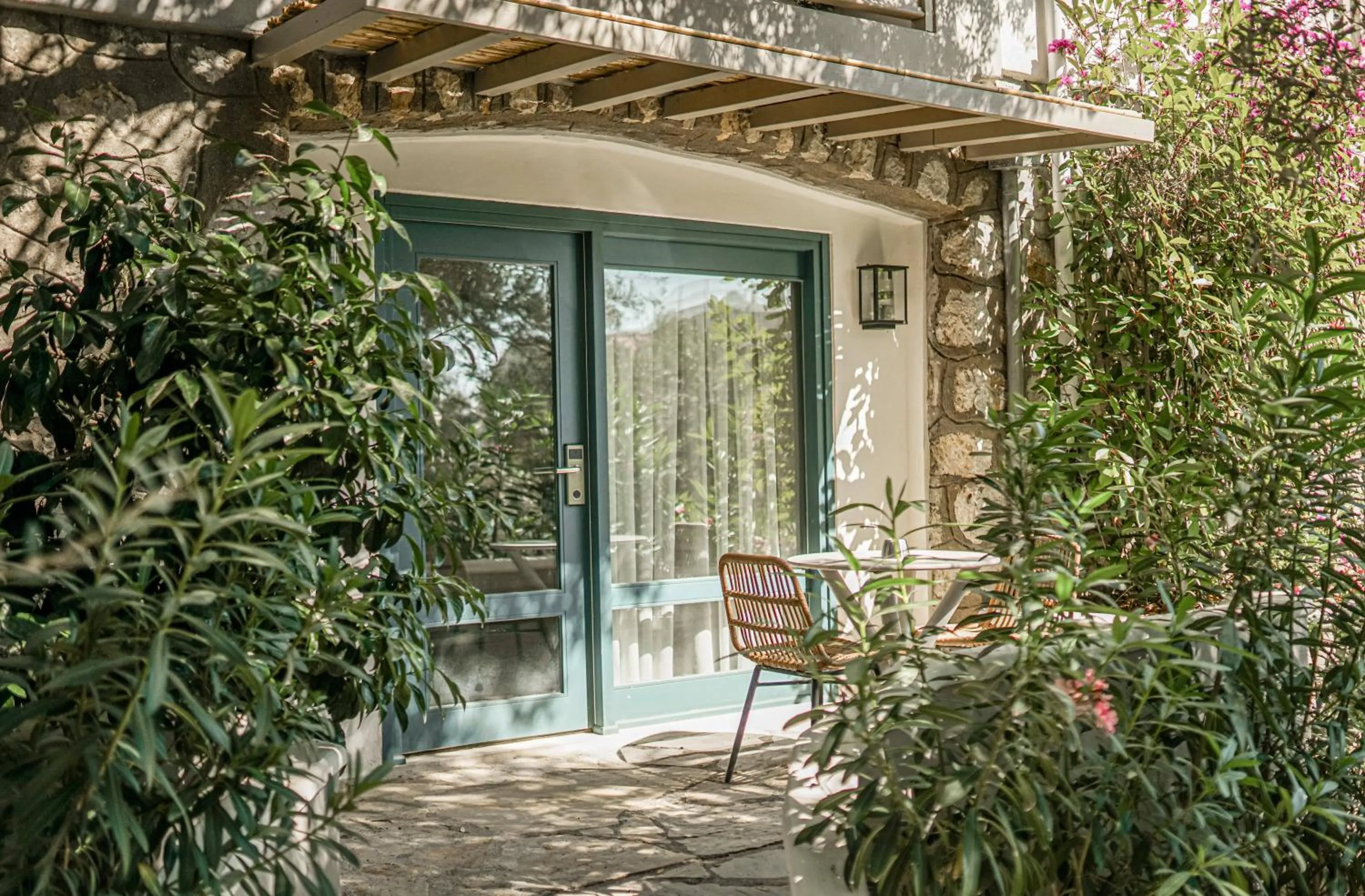 Suite with Garden View in Pilos Suites