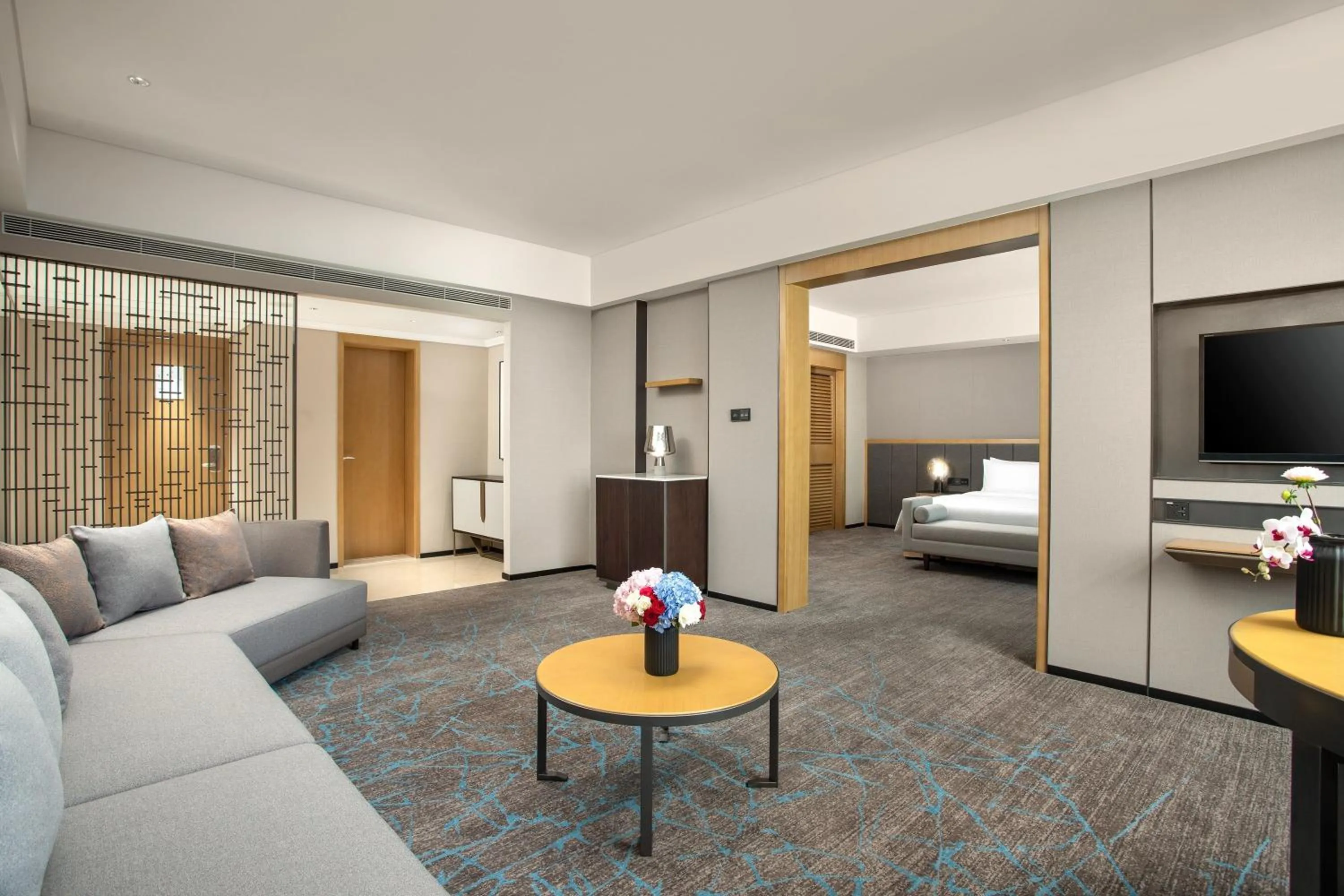Premium King Suite - Lounge Access in Crowne Plaza Shanghai Fudan by IHG