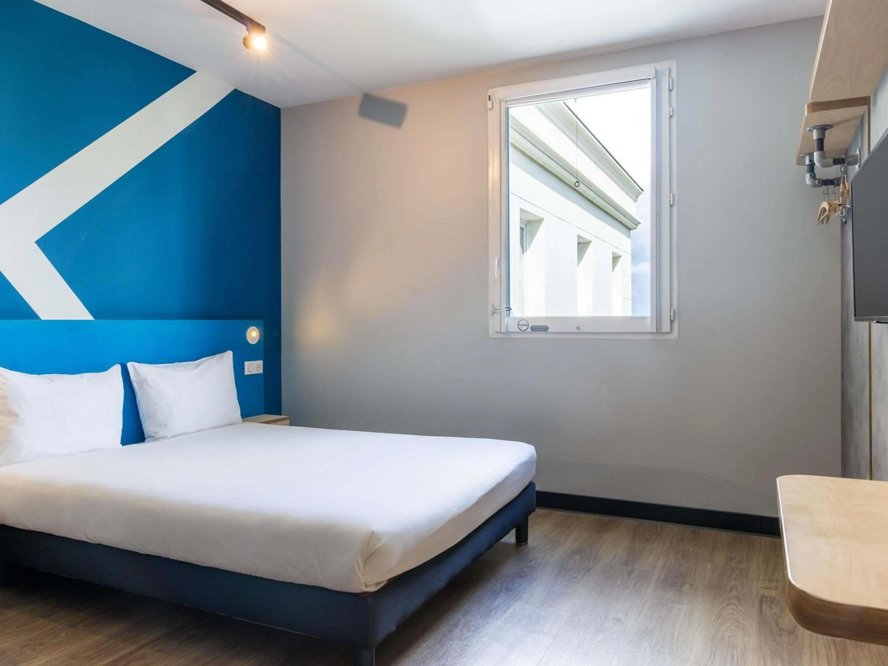 Standard Double Room in Hotel ibis budget Chatillon Paris Ouest