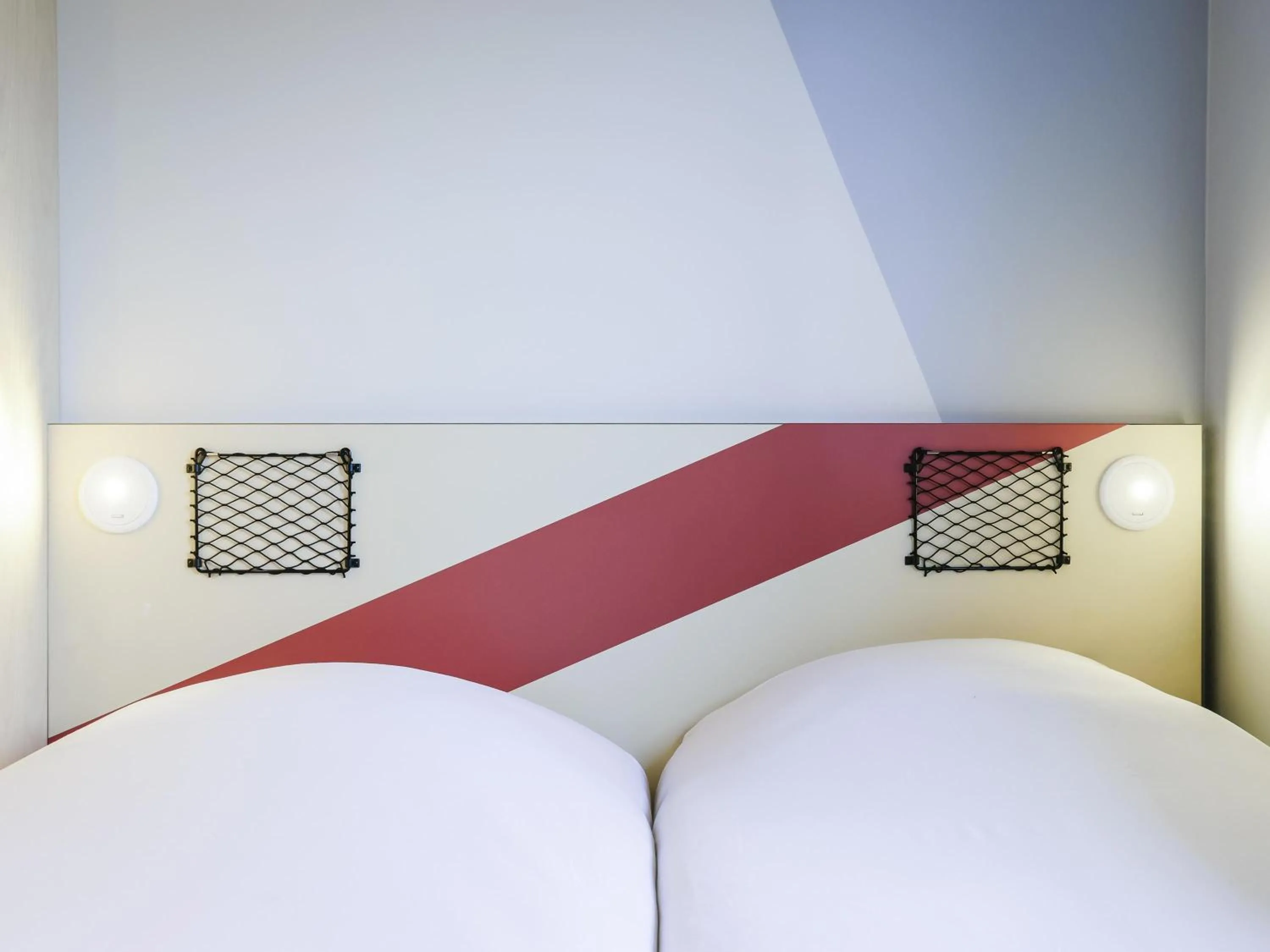 Triple Room with Three Single Beds in ibis Budget Villemomble