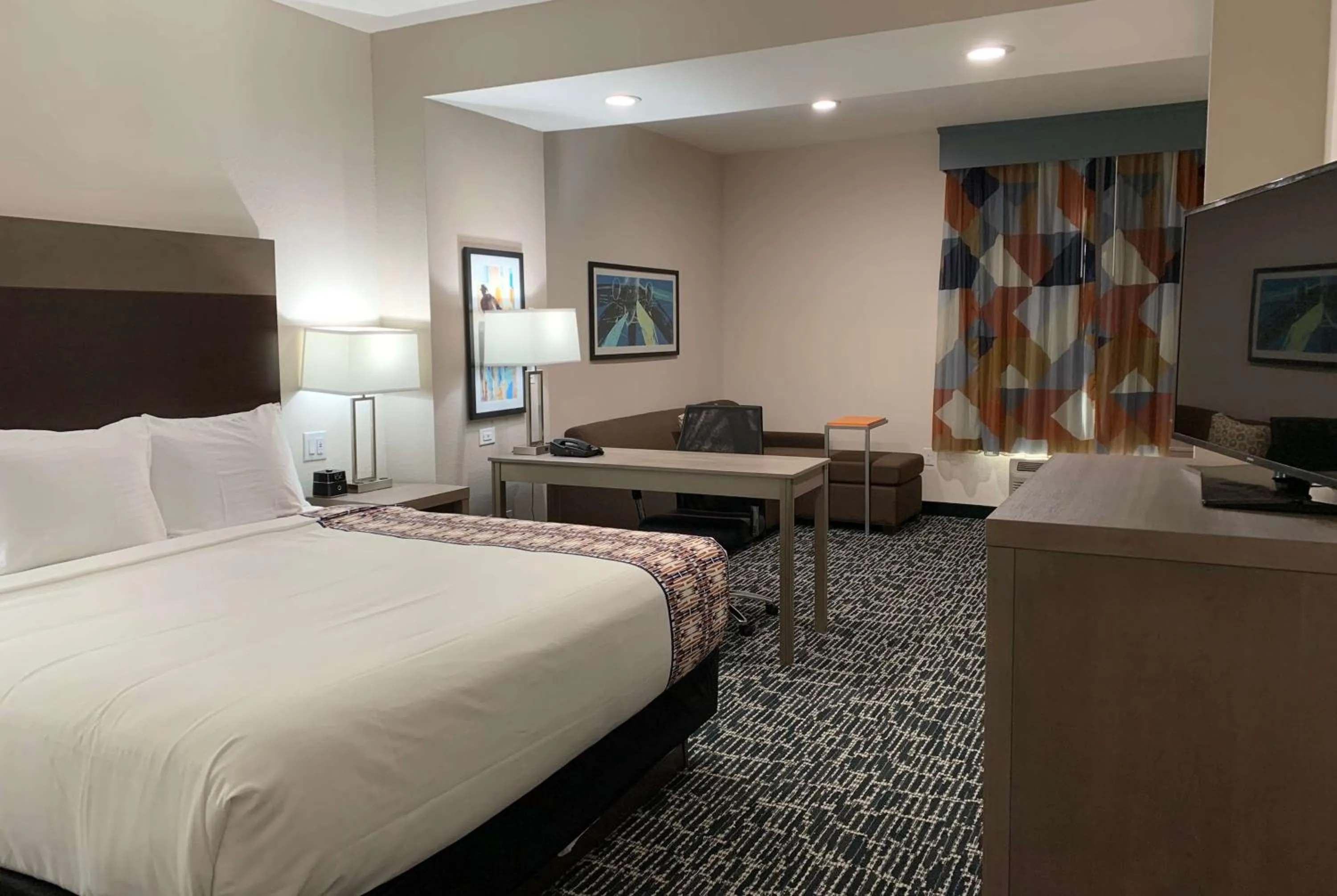 King Studio Suite - Non-Smoking in La Quinta Inn & Suites by Wyndham - Red Oak TX IH-35E
