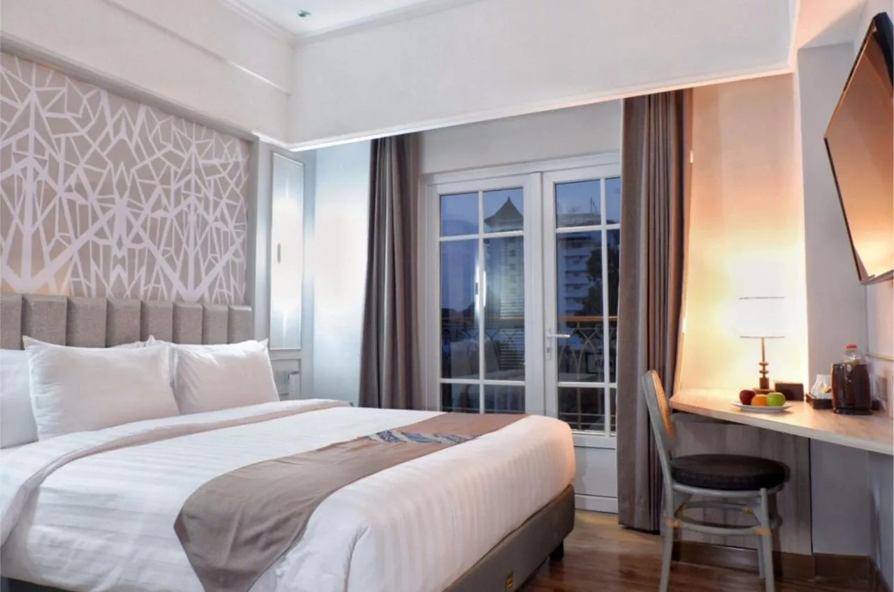 Deluxe Double Room with Balcony in FIM by Zigna