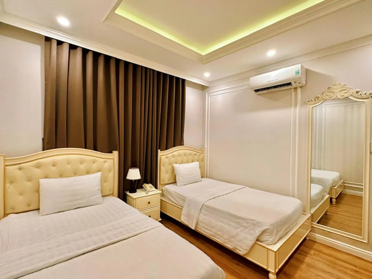 Standard Twin Room in Maya Hotel 2