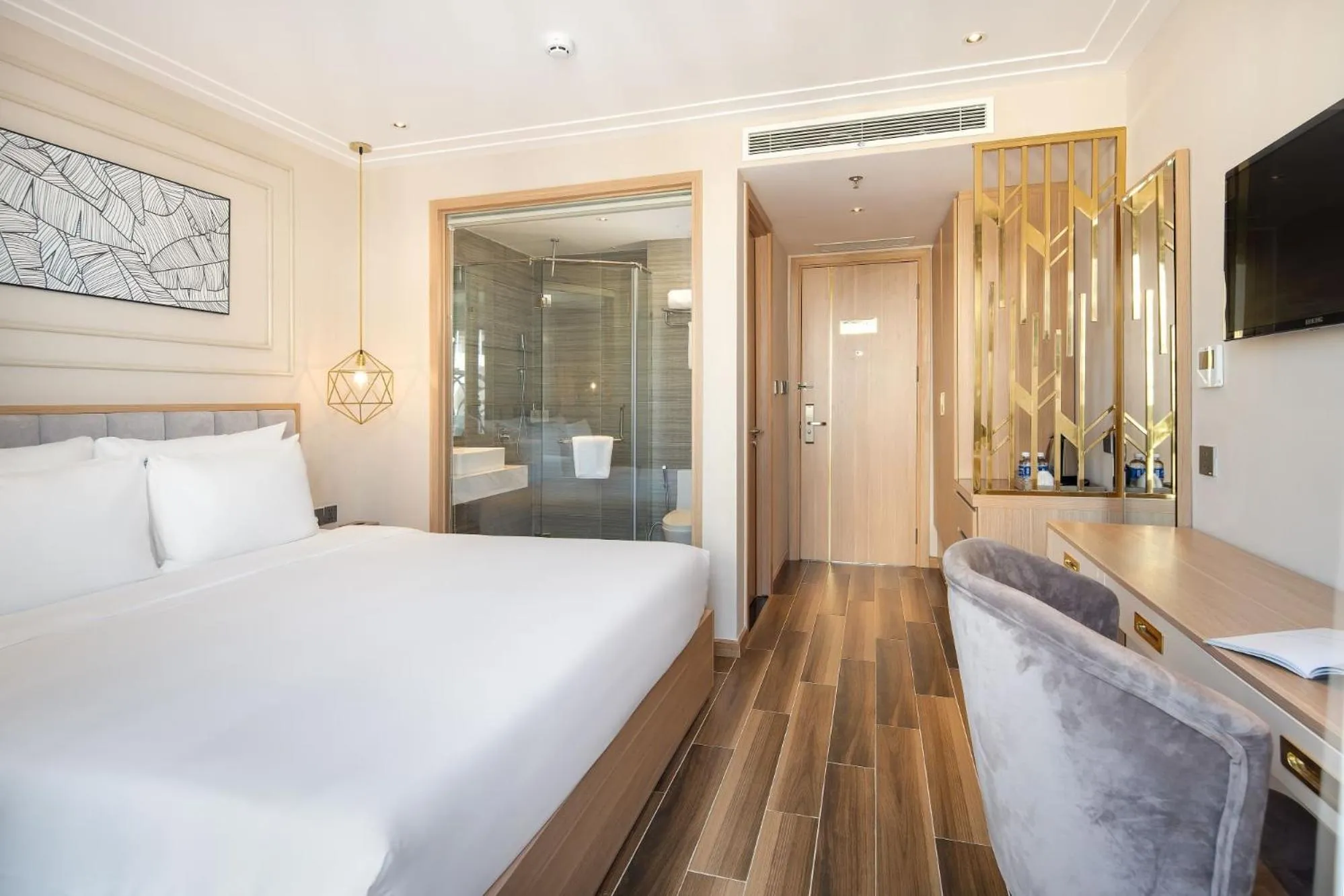 Deluxe Double Room with City View - High floor in Adela Boutique Hotel - Infinity Pool