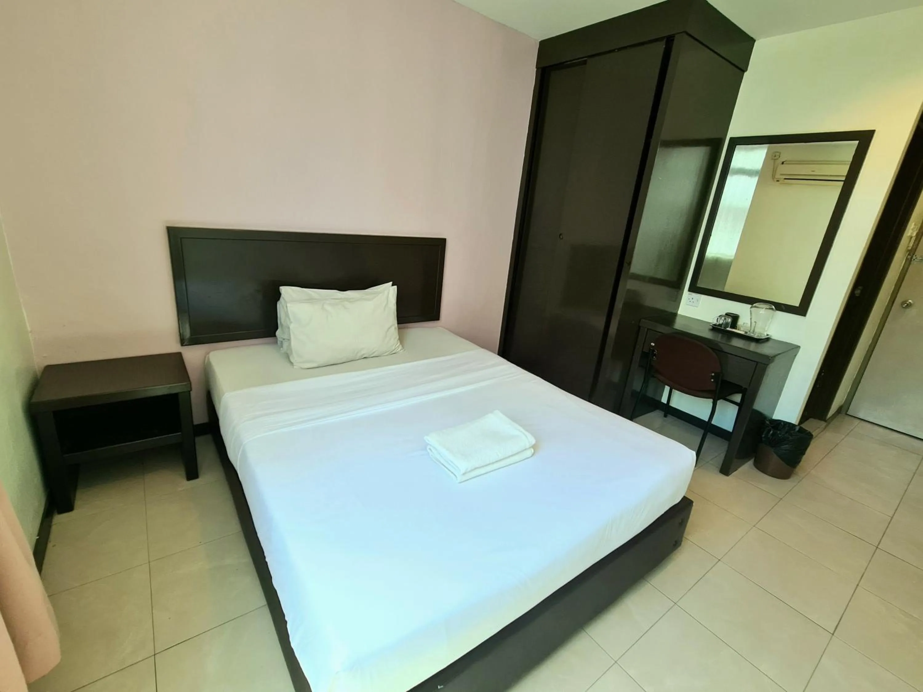 Standard Double Room - single occupancy in Bee Garden & BB Motel - Alor Setar
