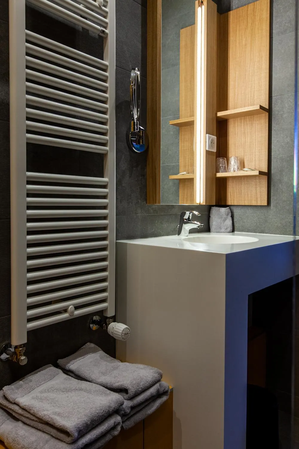 Twin Room in Logis Hotel Restaurant La Tour