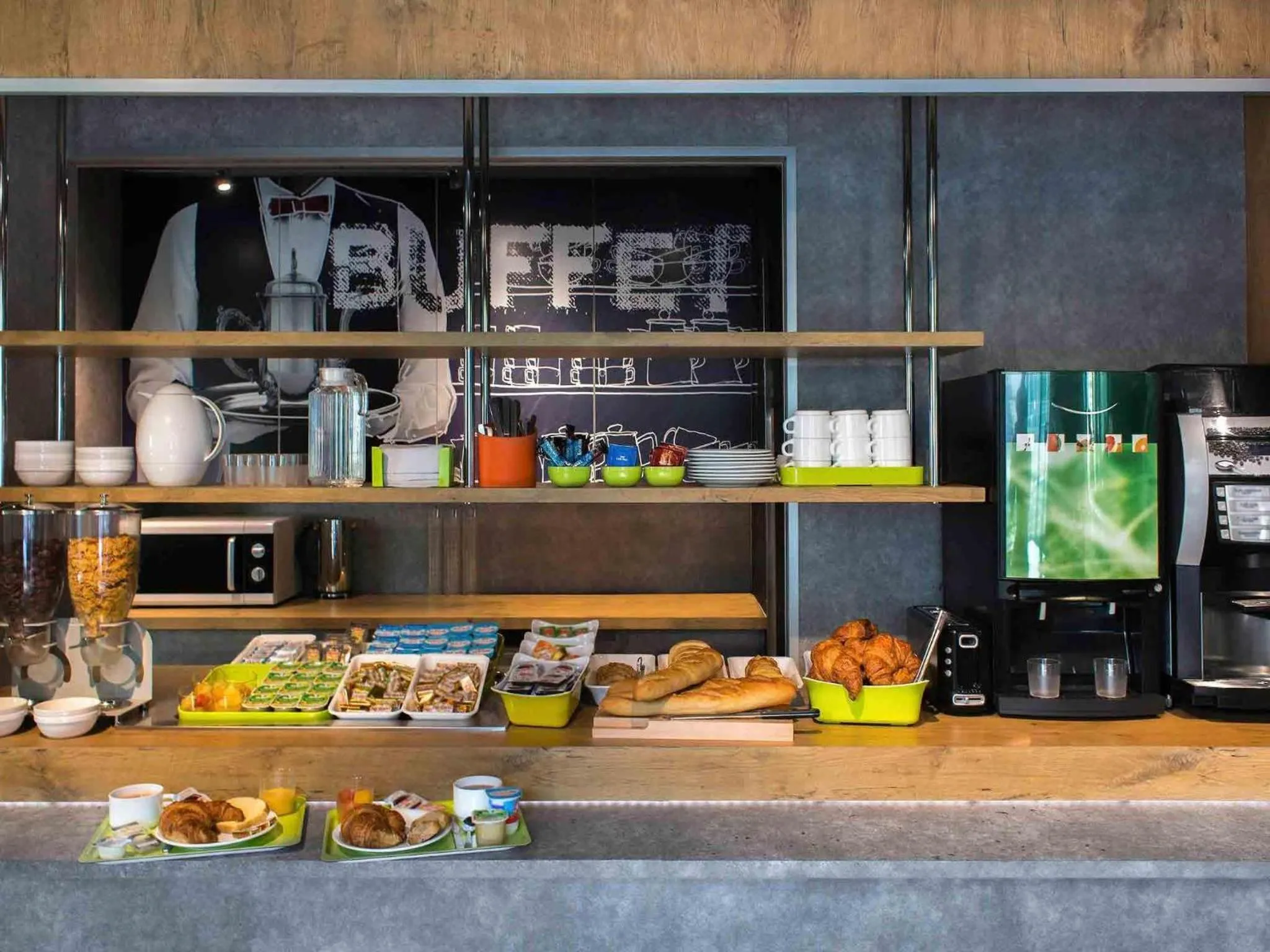 Triple Room in ibis budget Chambéry Sud Challes Les Eaux