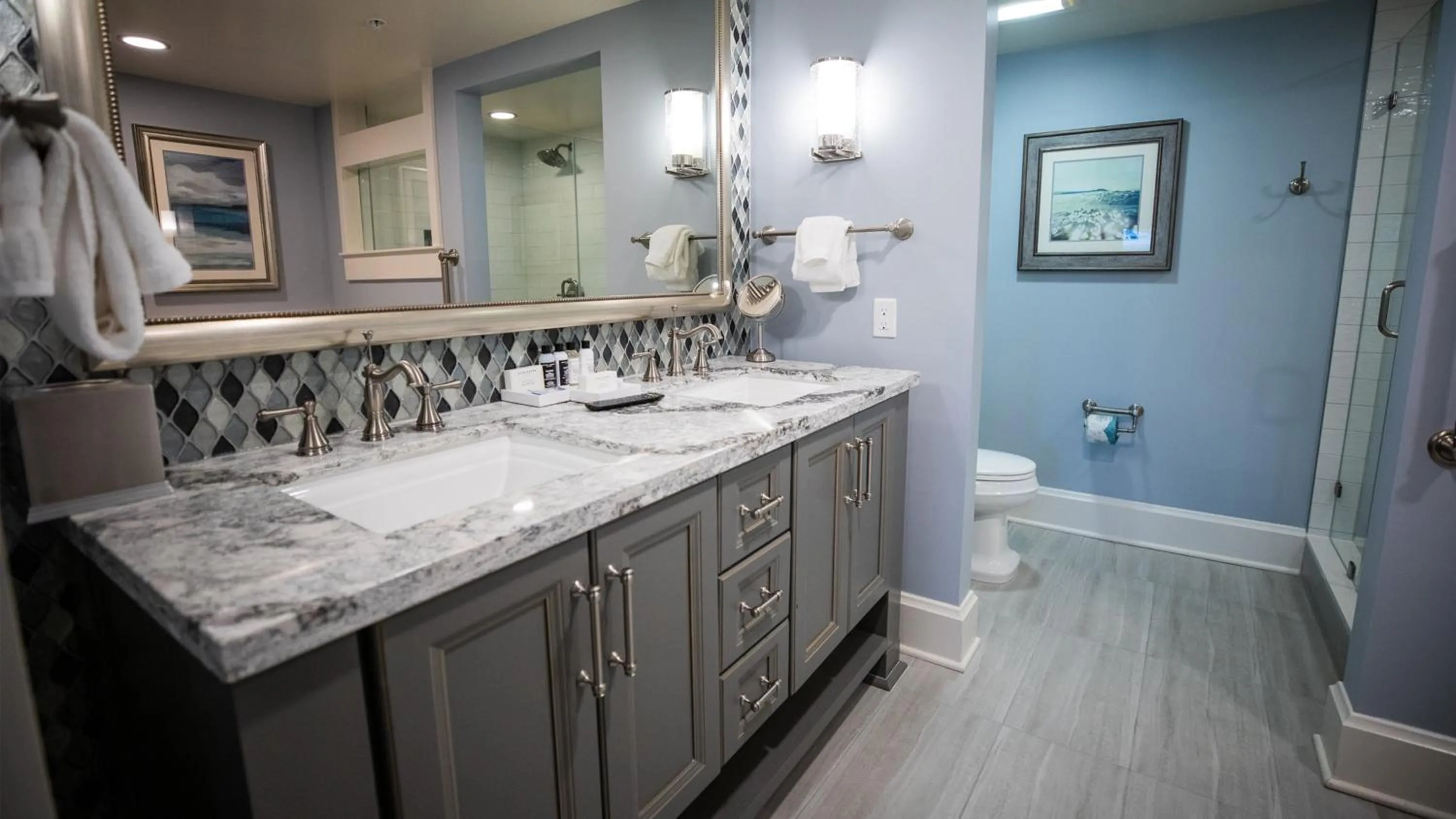 Four-Bedroom Signature Room with Two King and Four Queen Beds in Holiday Inn Club Vacations Cape Canaveral Beach Resort