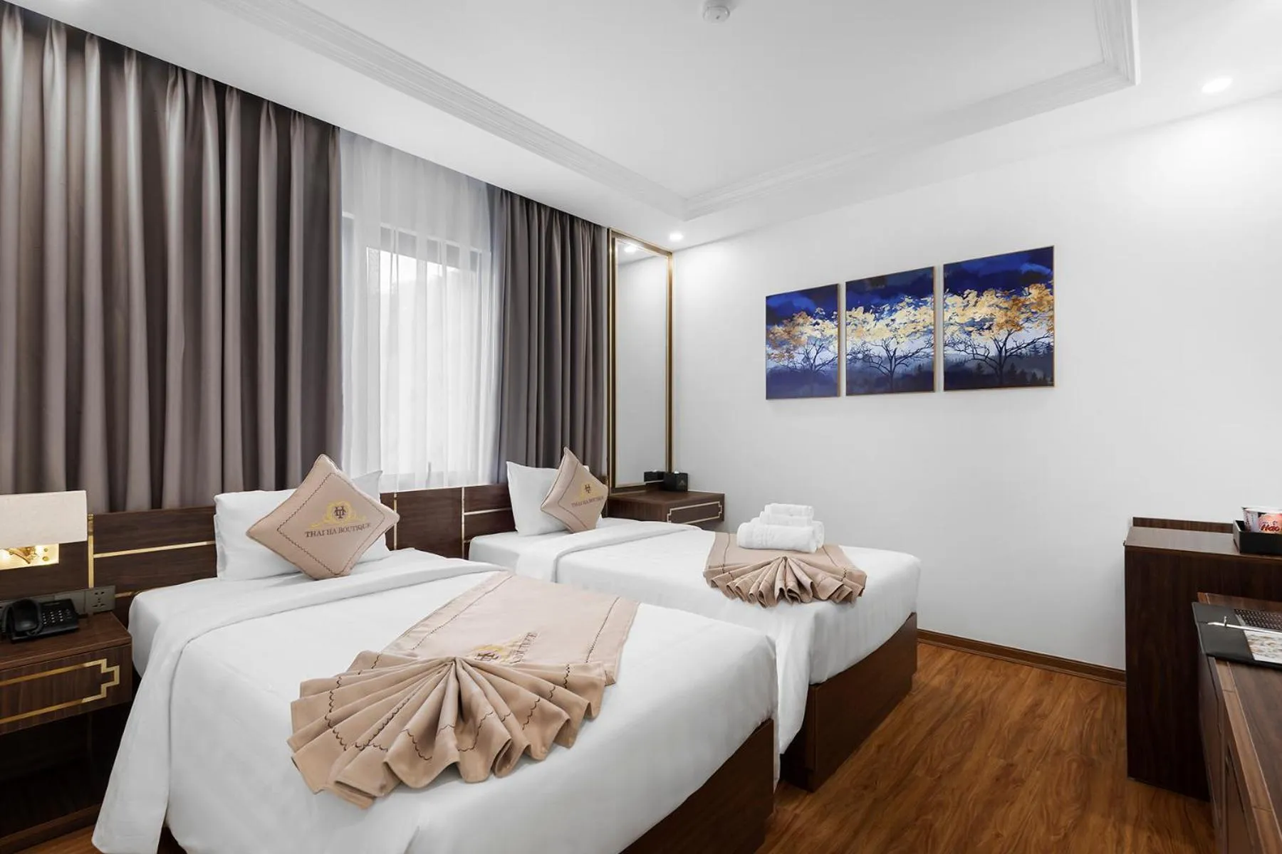 Deluxe Twin Room in Thai Ha Boutique Hotel