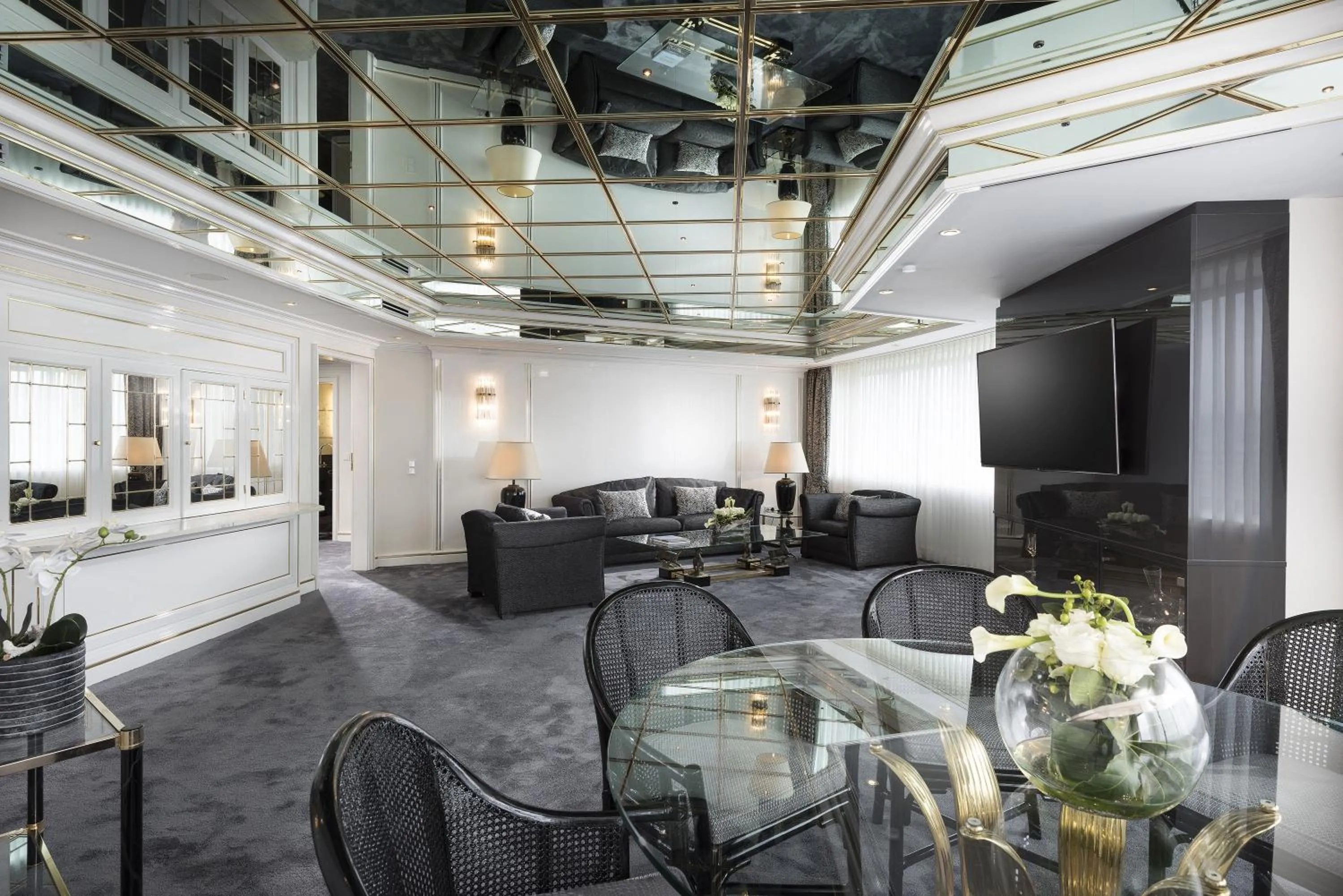 Luxury Suite in Maritim Hotel Bonn