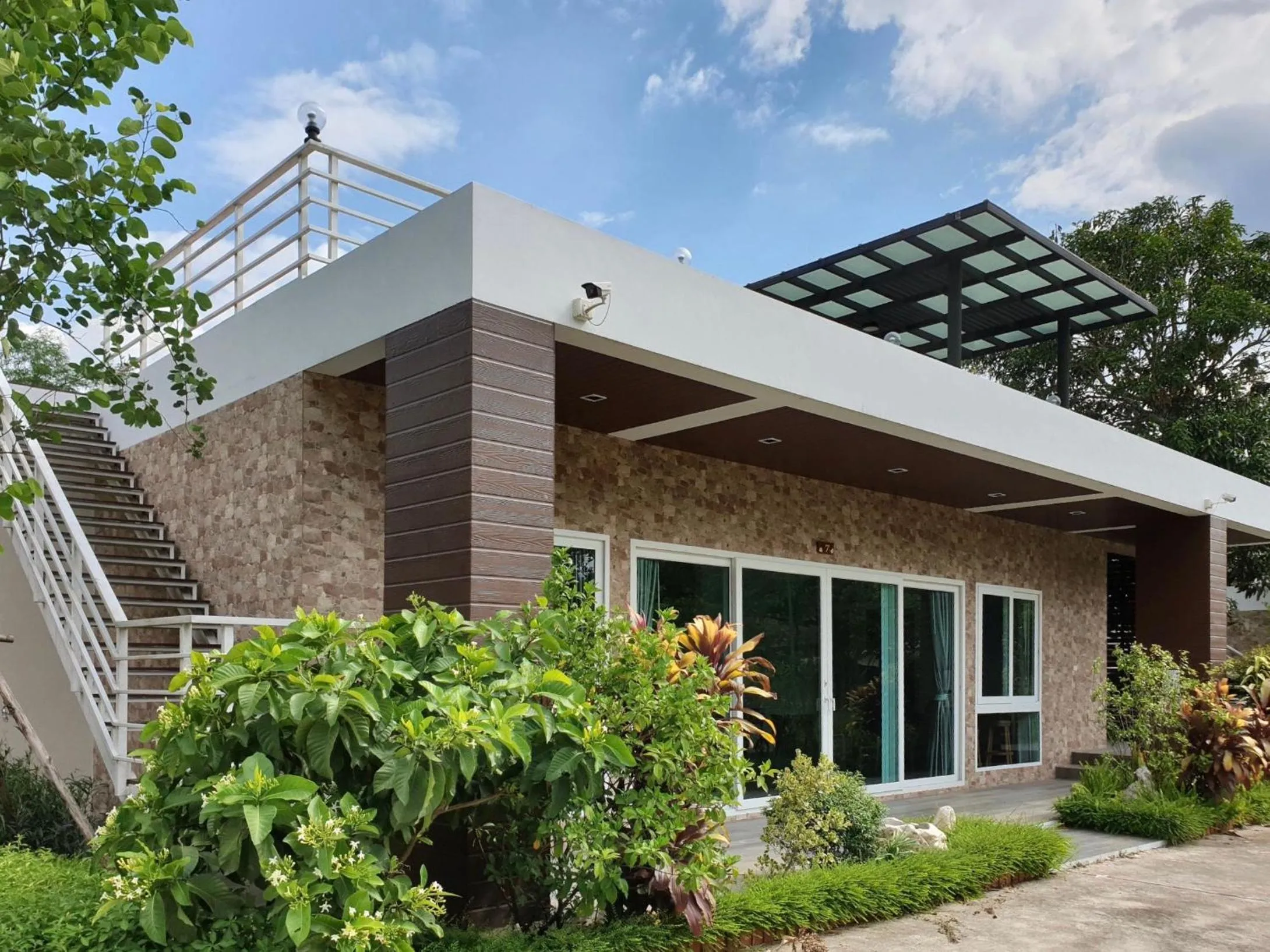 Three-Bedroom House in Ravin Home ราวินโฮม