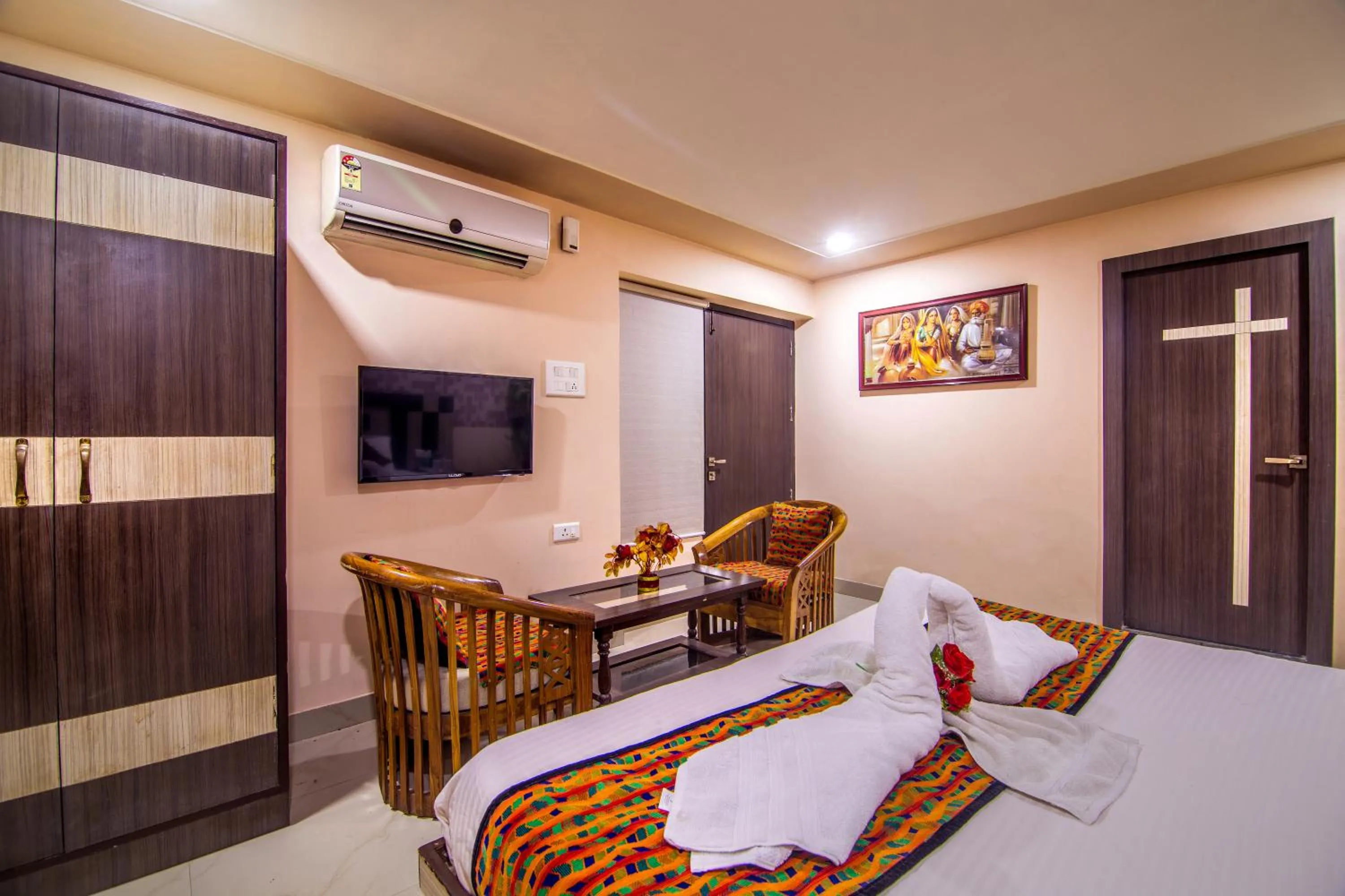 Super Deluxe Double Room in Hotel Ganpati Palace