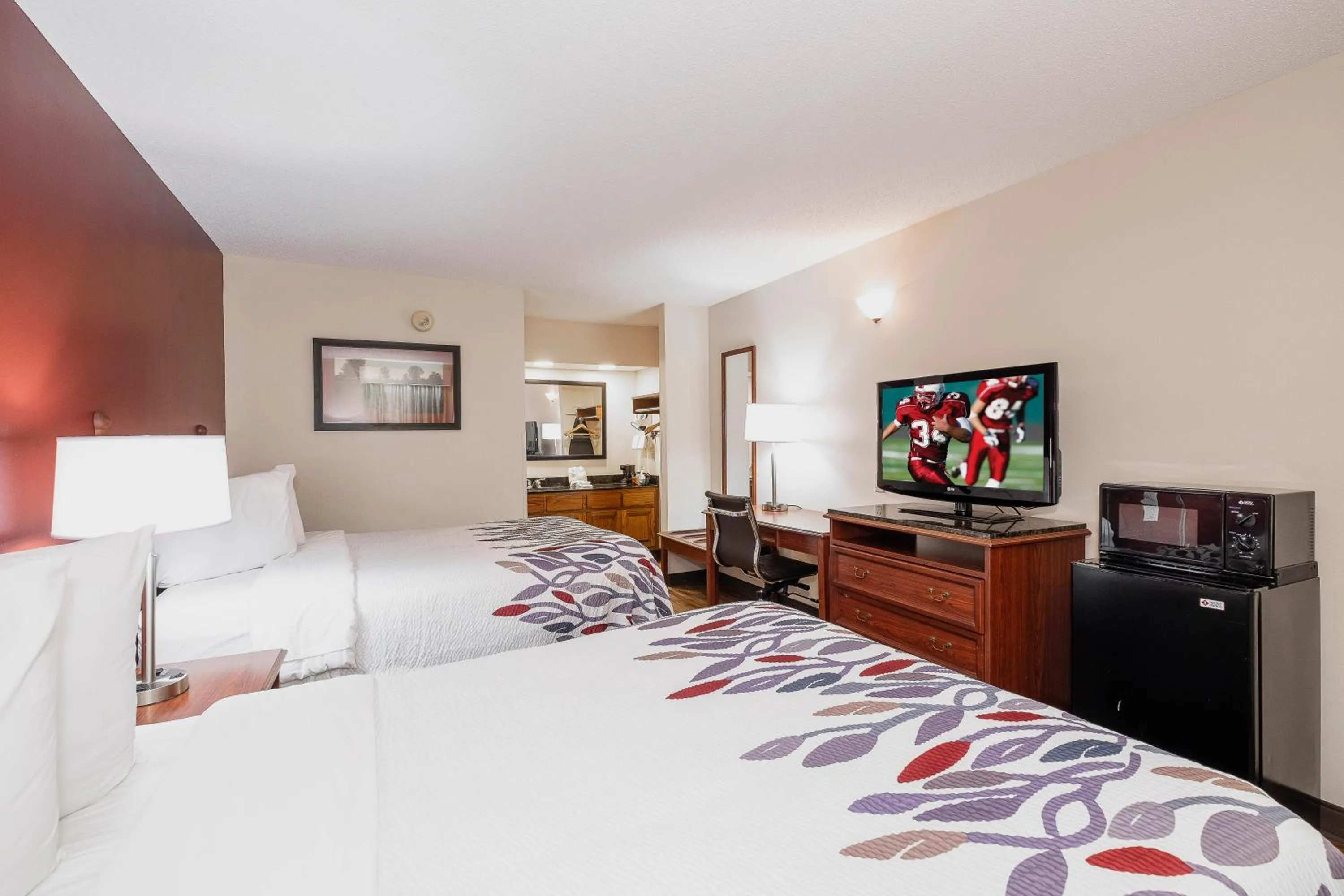 Deluxe Double Room with Two Double Beds – Smoking in Red Roof Inn & Suites Calhoun