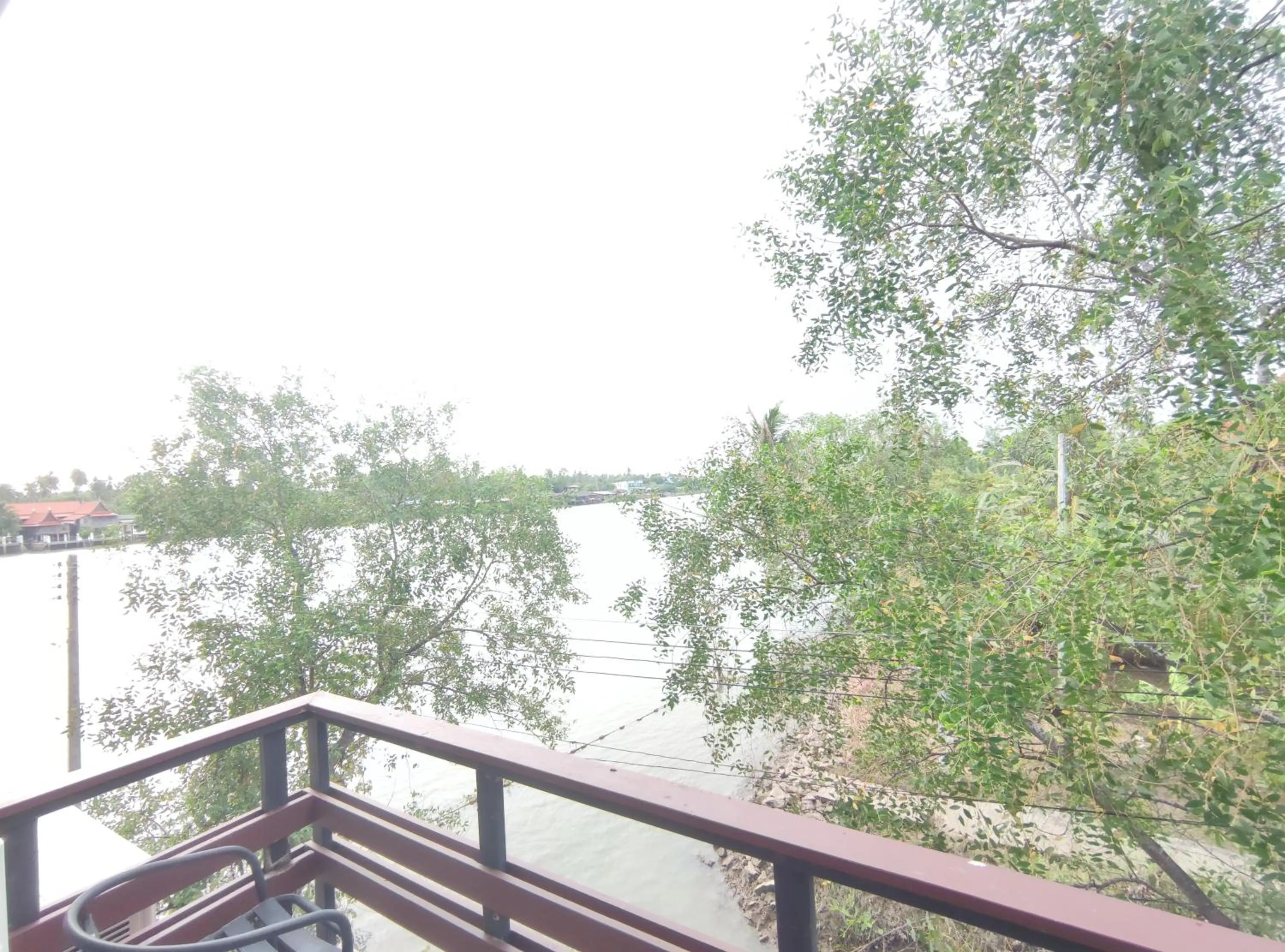 Deluxe Skyline River Corner (Double) in Baantip Suantong