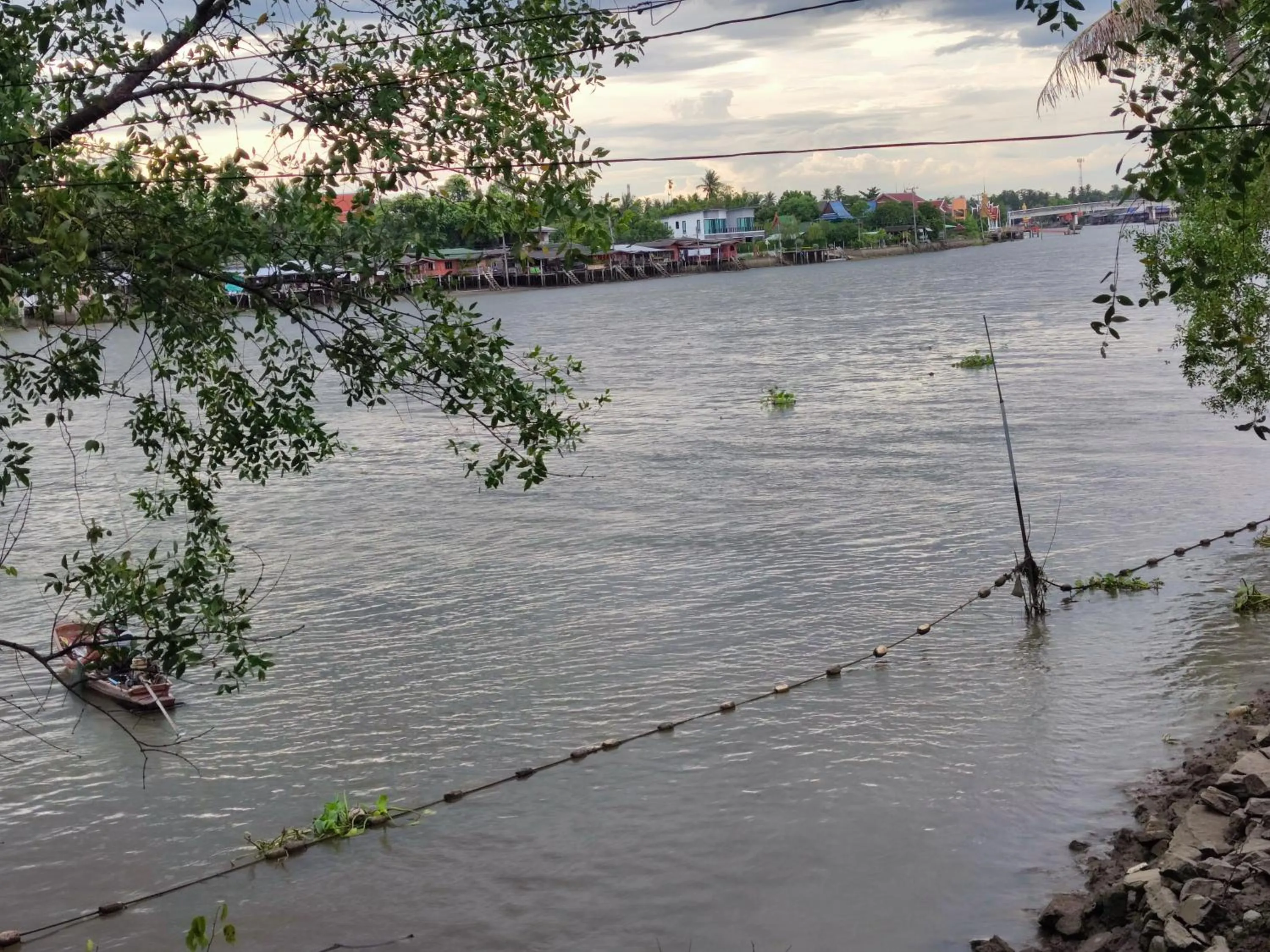 Deluxe River Corner (Twin) in Baantip Suantong