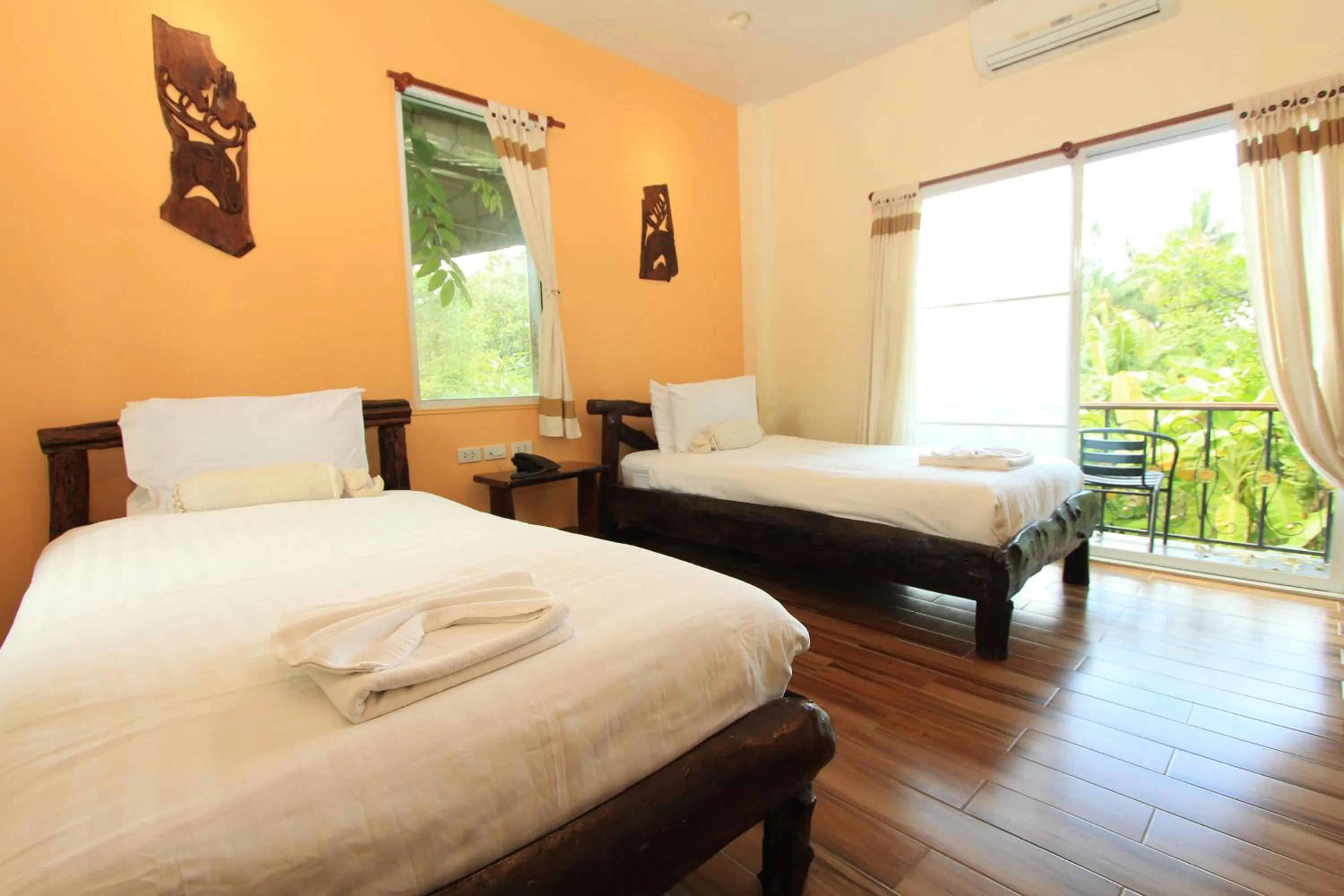 Superior Twin Room with Garden View in Baantip Suantong