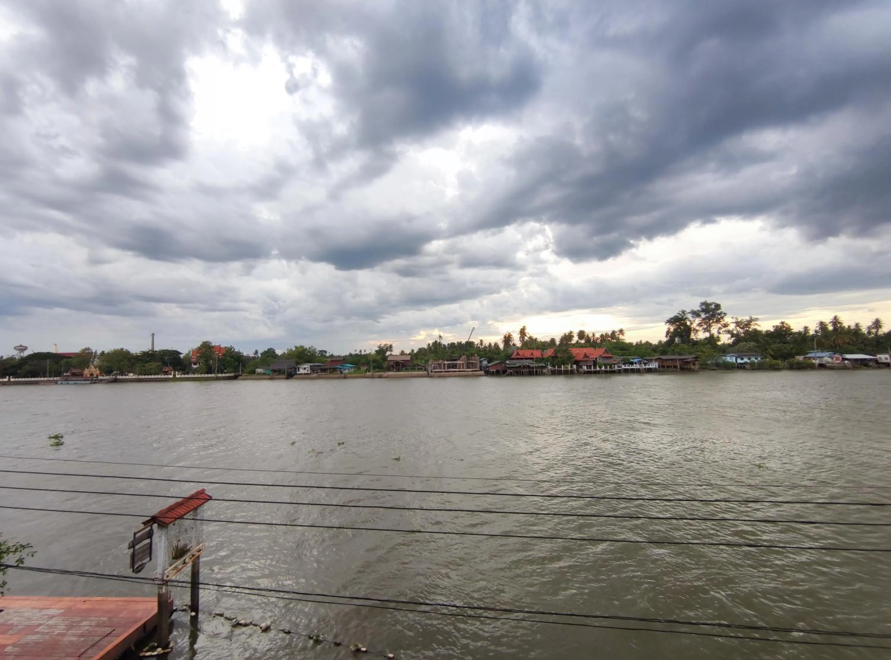 Deluxe Skyline River View (Double) in Baantip Suantong
