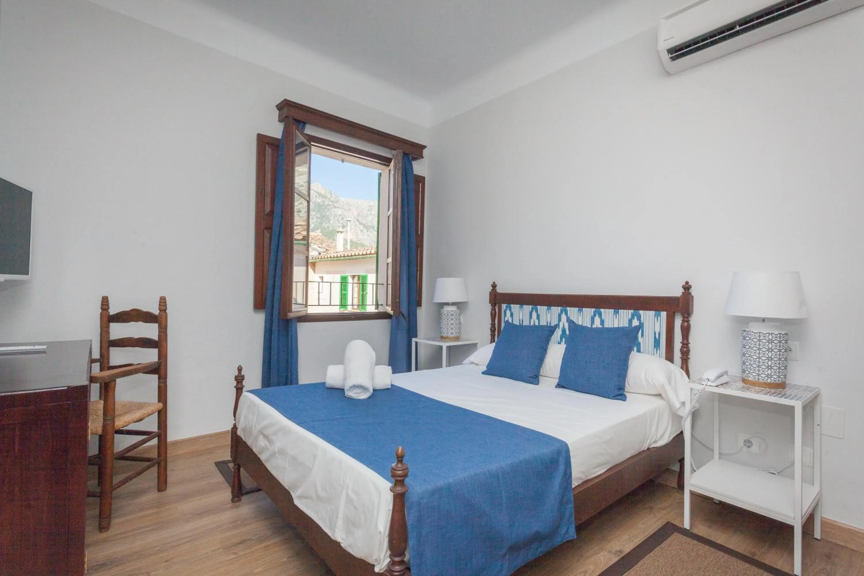 Double Room with Air-Conditioning - single occupancy in Hotel El Guía