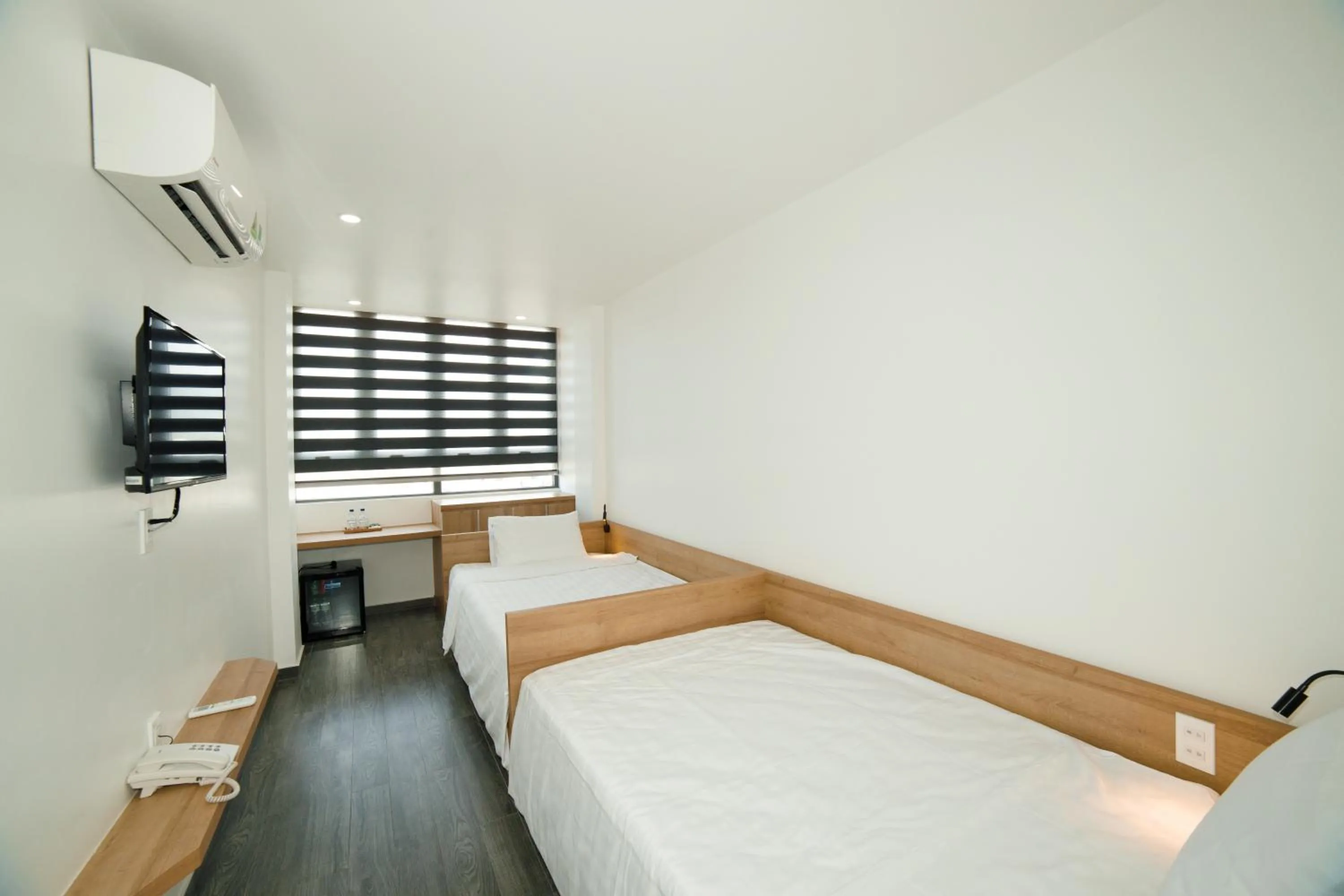 Twin Room with Mountain View in CIEN hotel