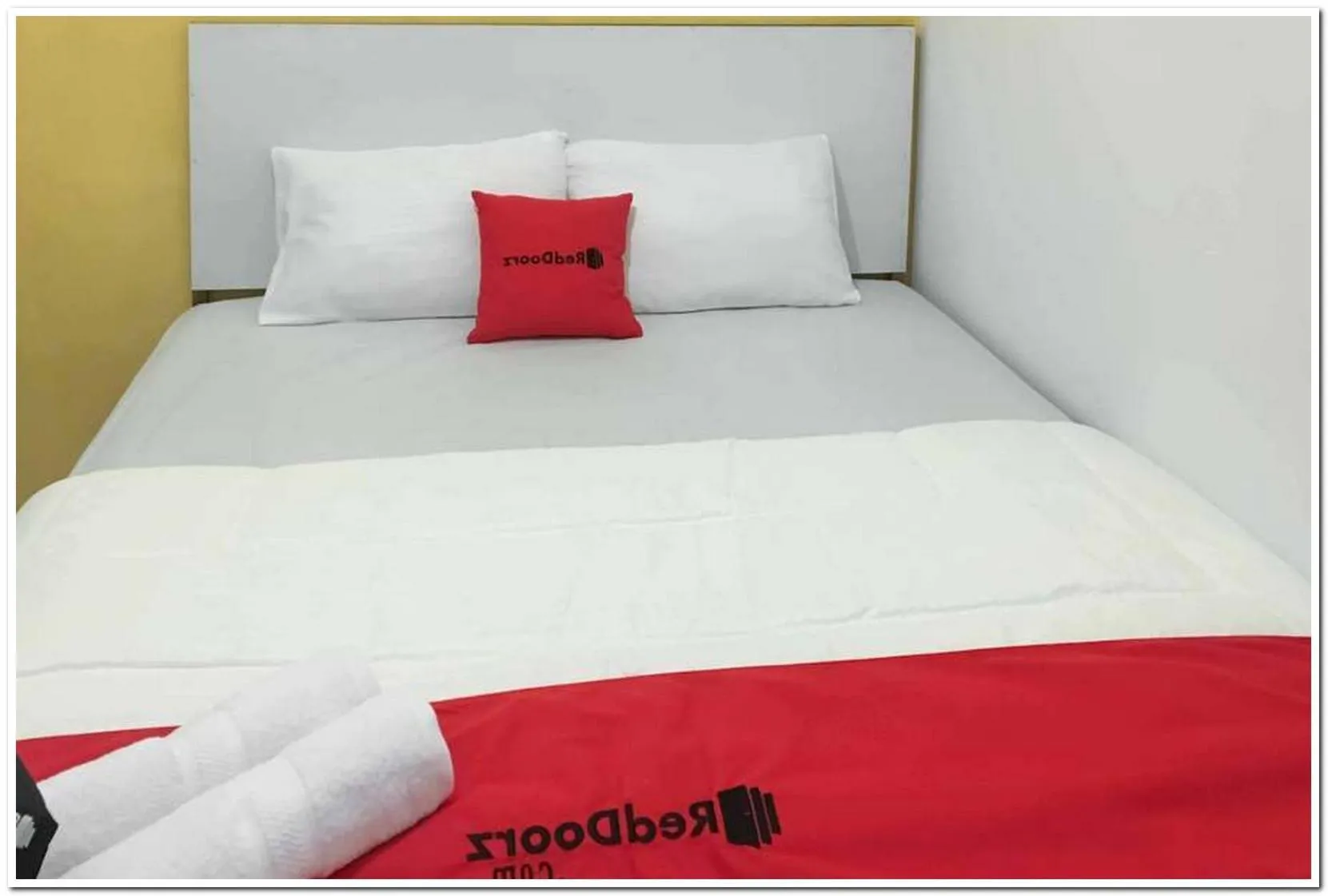 Double Room in RedDoorz @ Simpang Pos Medan