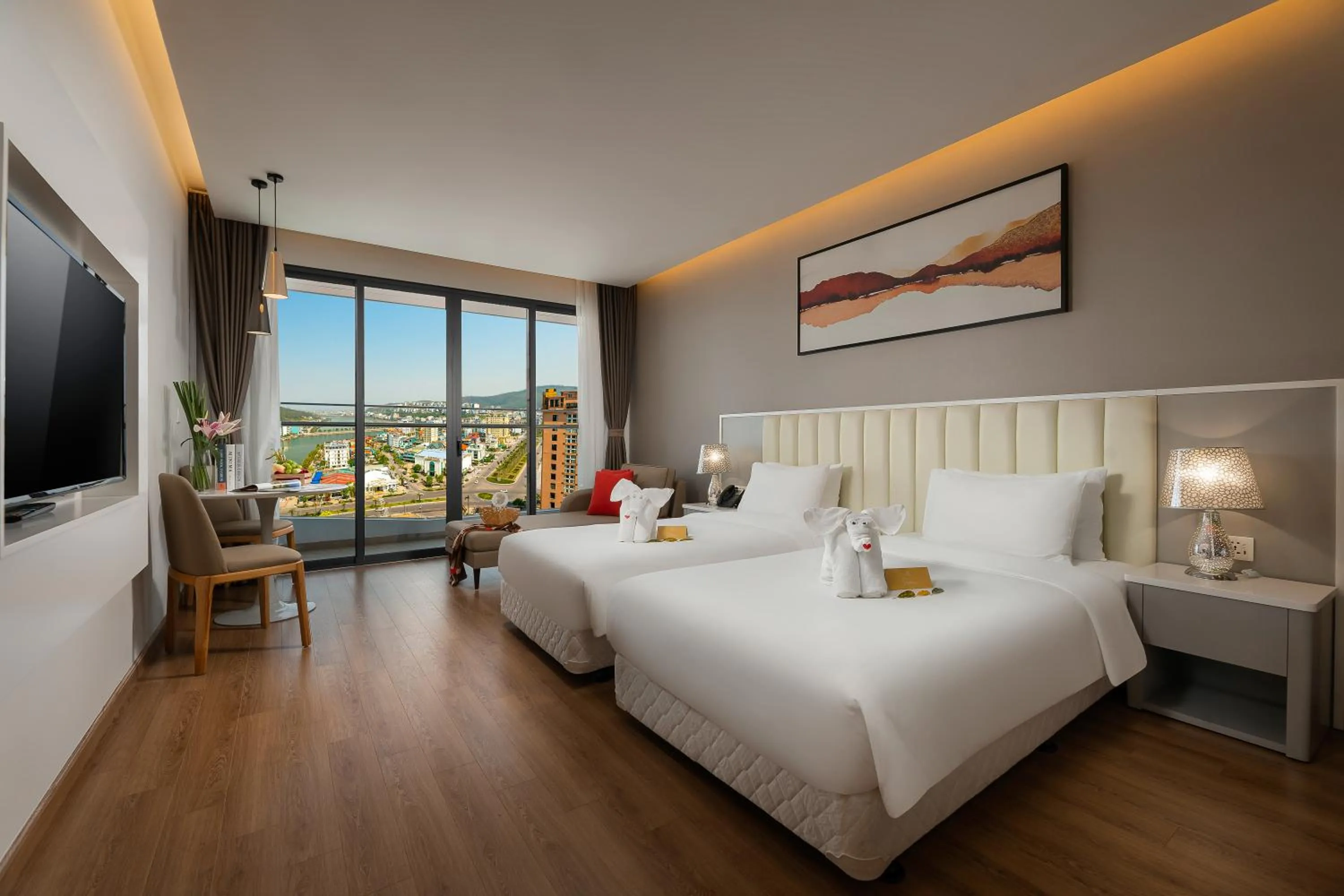 Deluxe City View Twin Bed With Balcony in DeLaSea Ha Long Hotel - Modern Bayview Escape