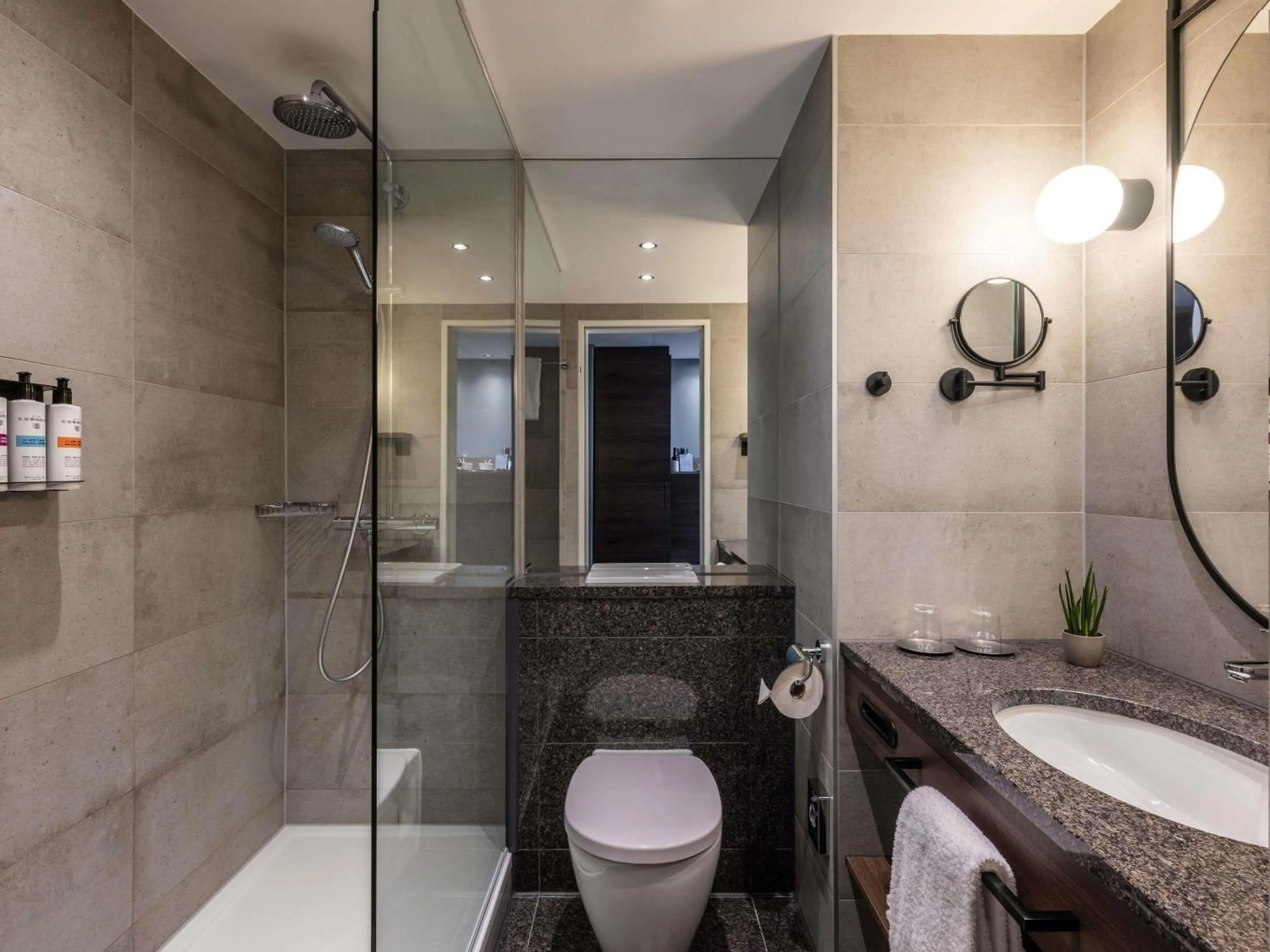 Superior King Room in Pullman Stuttgart Fontana