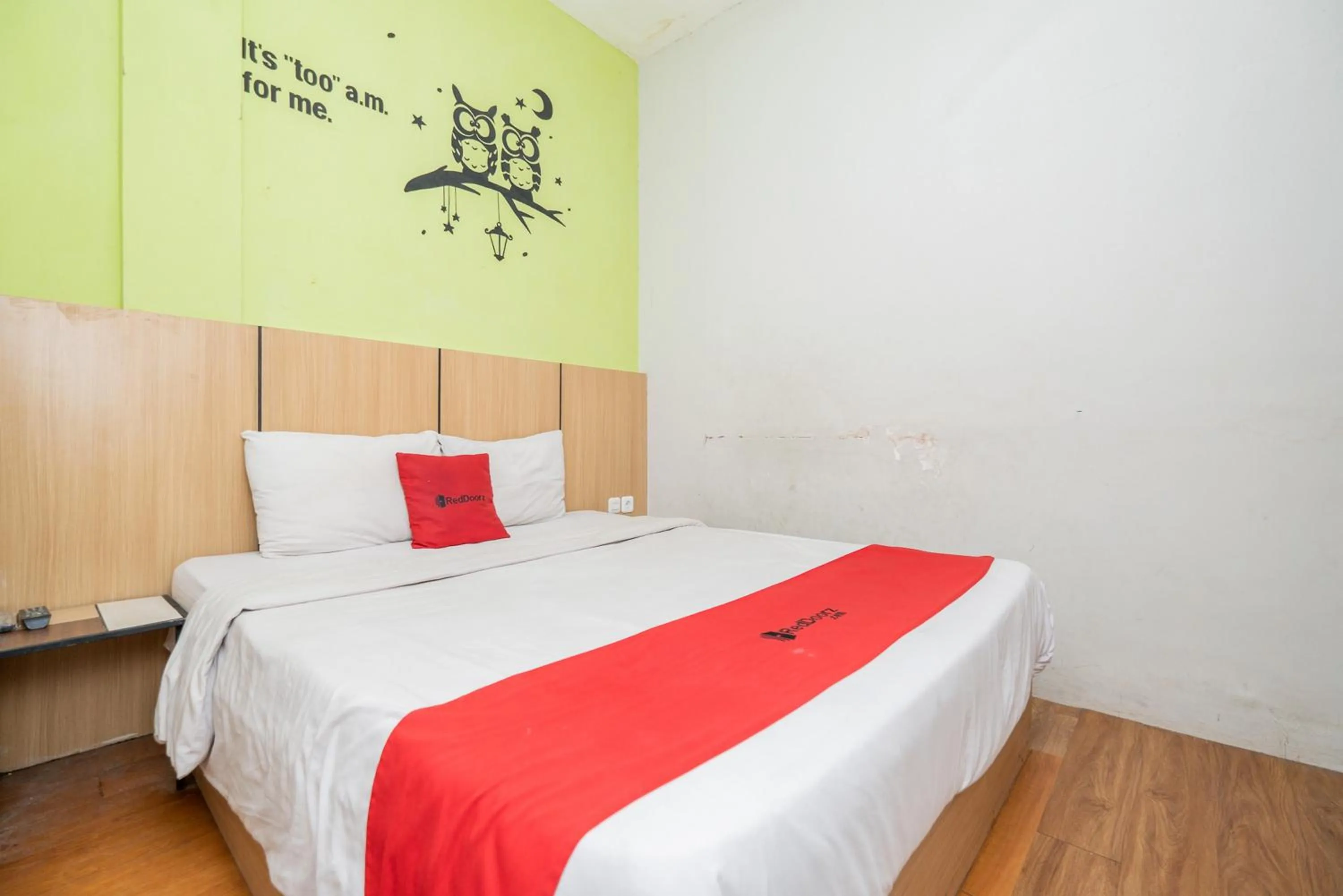 Double Room in RedDoorz @ Darmo Surabaya