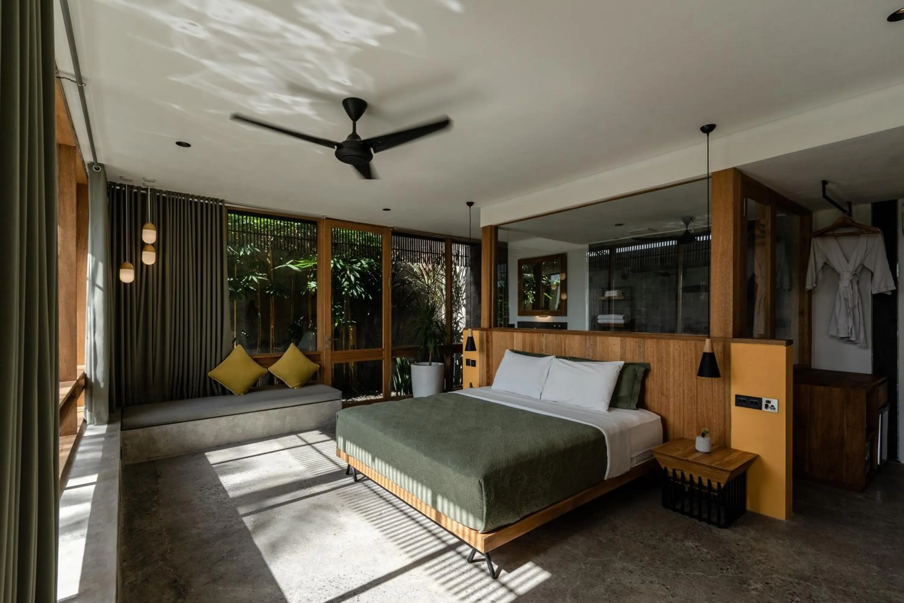 One-Bedroom Suite with Pool and One-Time Afternoon Tea  in The Saren