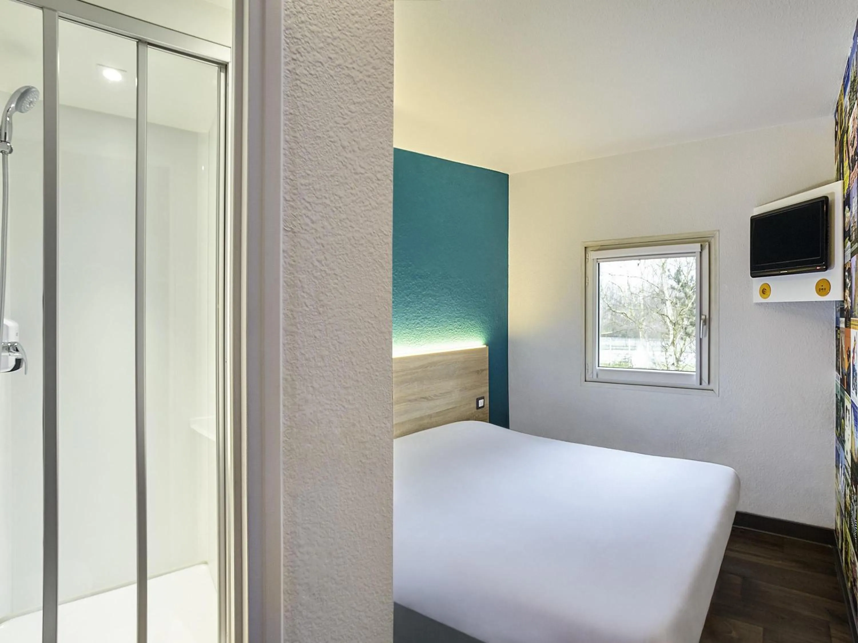 Cabrio Room with Private Bathroom in hotelF1 Cholet