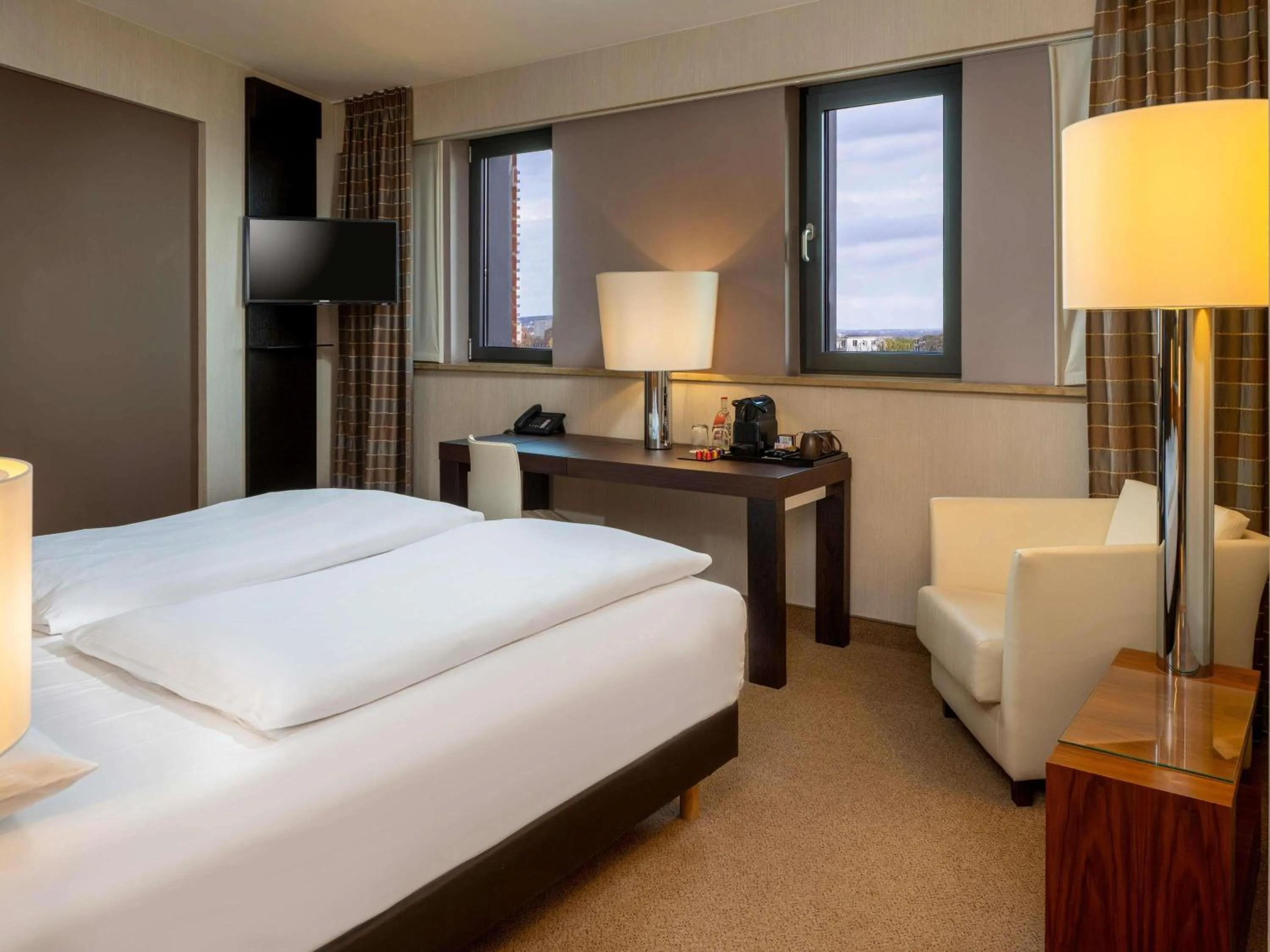 Superior King Room - single occupancy in MÖVENPICK Hotel Hamburg City