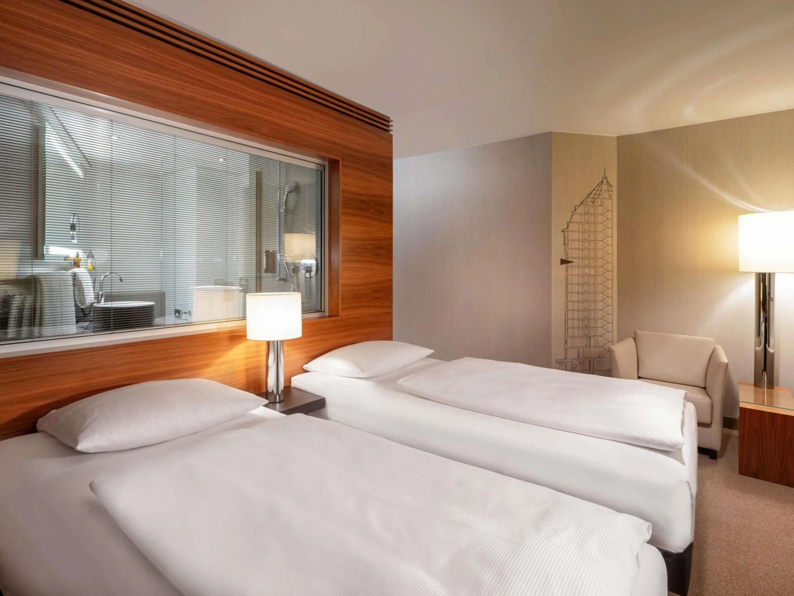 Classic Twin Room - single occupancy in MÖVENPICK Hotel Hamburg City