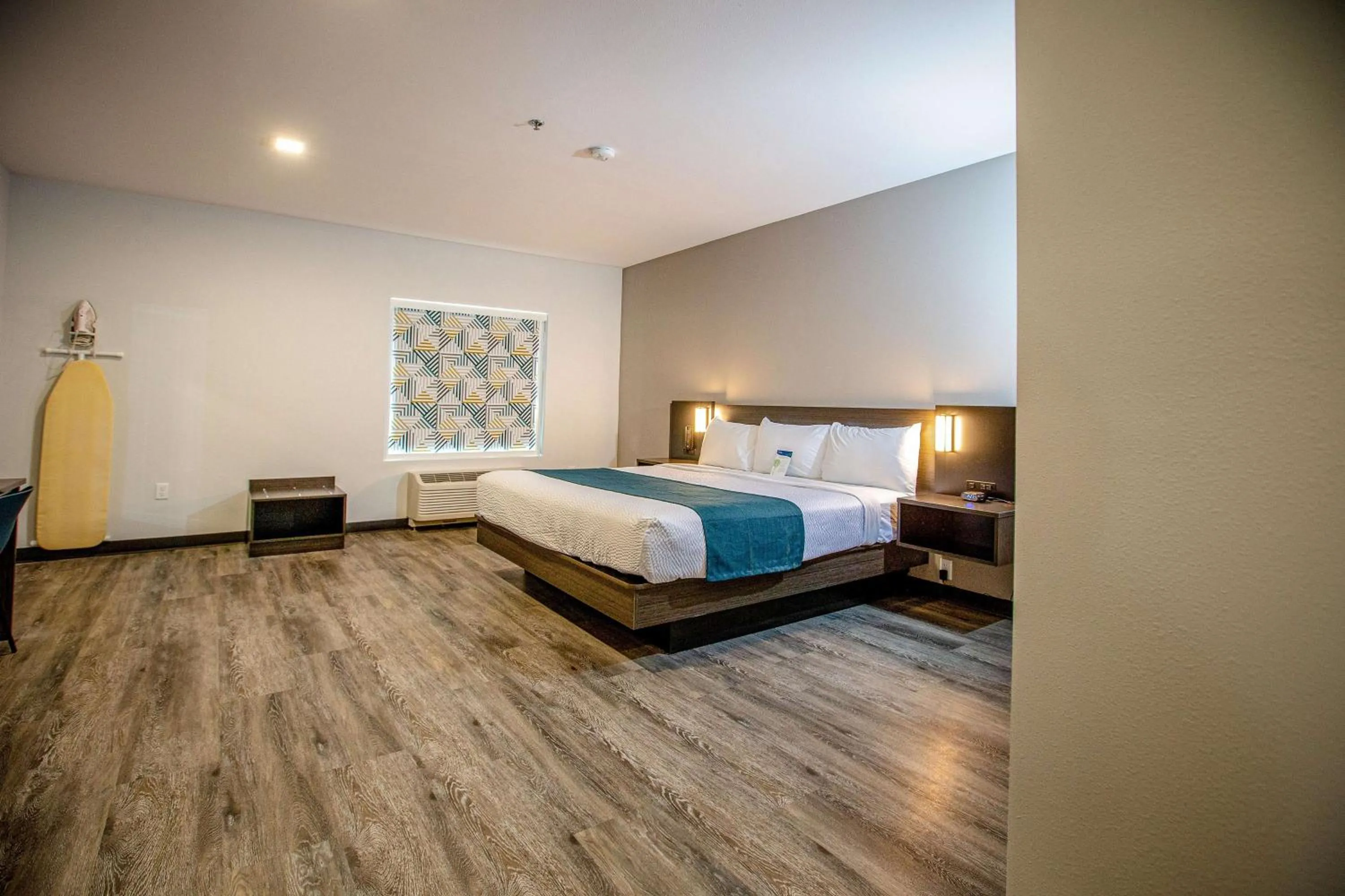 Deluxe Queen Room - Non-Smoking in Motel 6 North Platte, NE - East