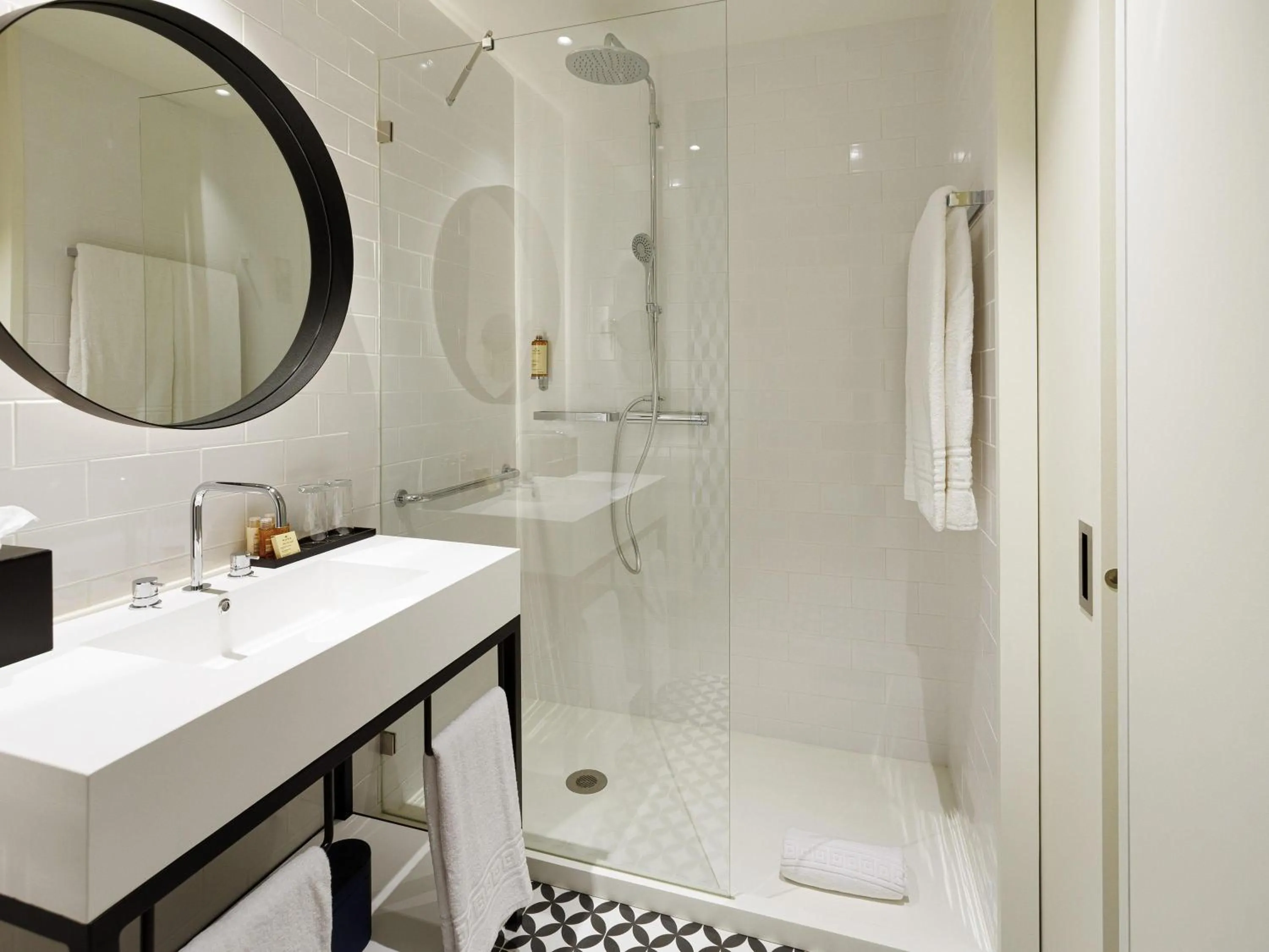 Privilege Double Room with Garden View in Mercure Porto Centro Aliados