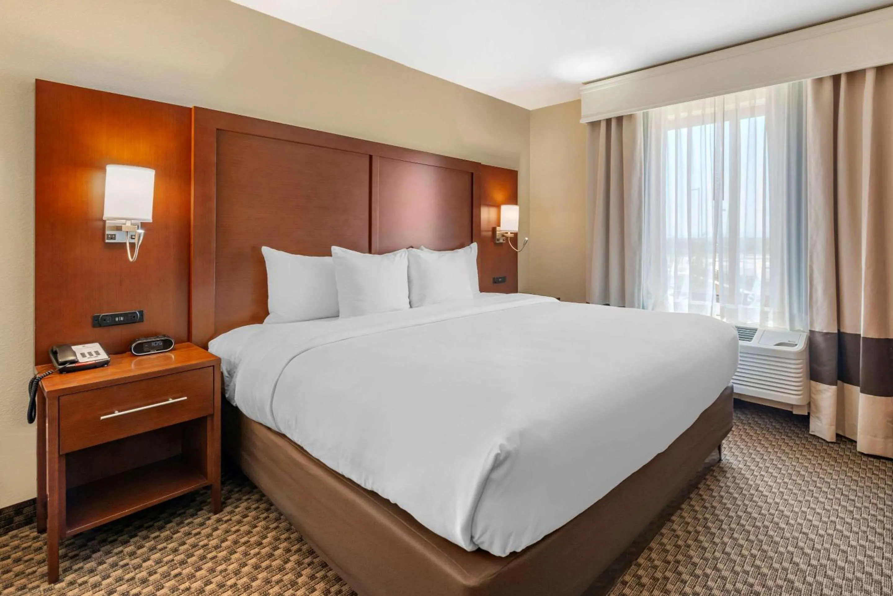 King Suite - Non-Smoking in Comfort Suites Broomfield-Boulder-Interlocken