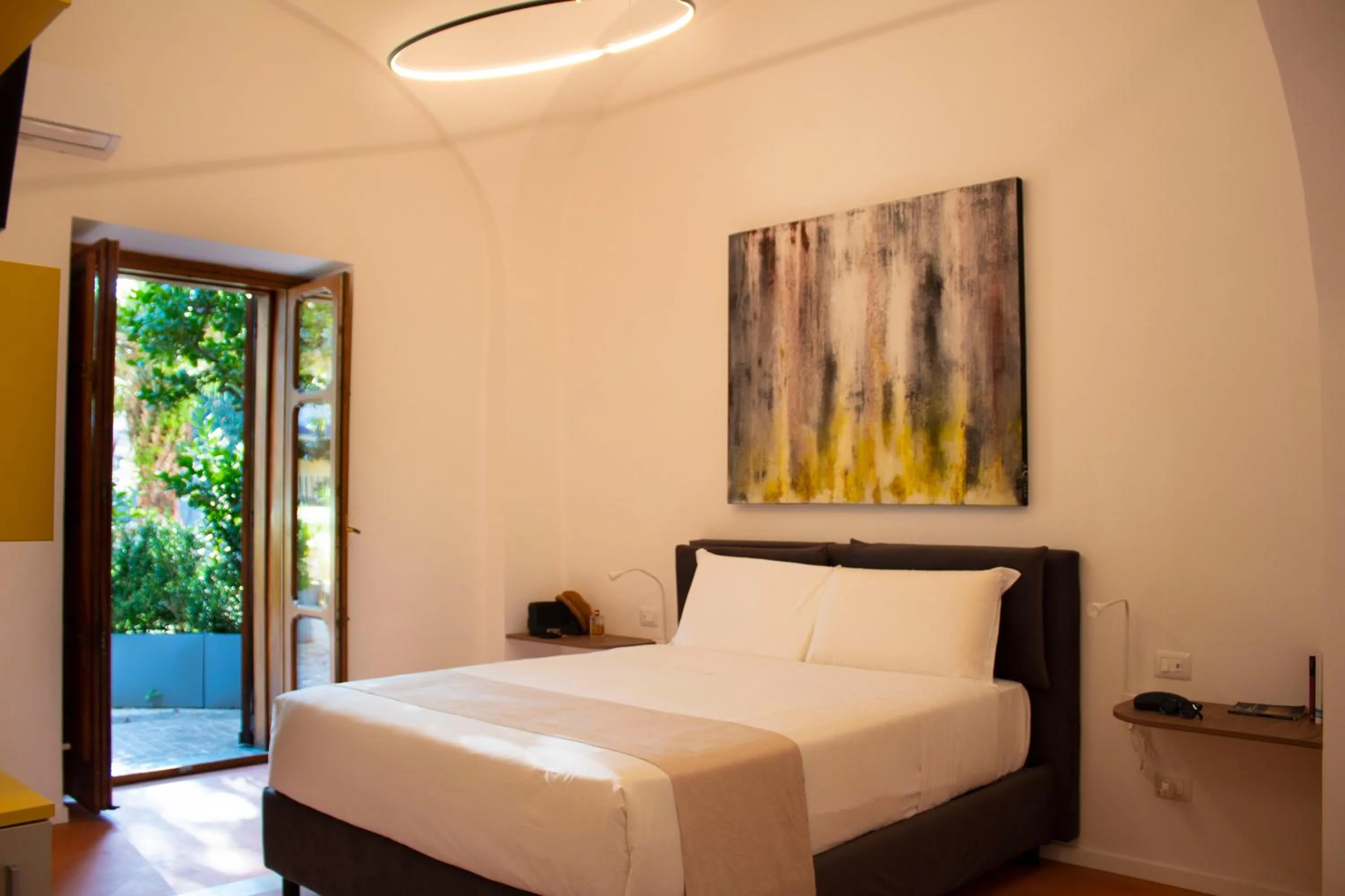 Deluxe Double Room with Extra Bed in Relais Villa Montedonzelli