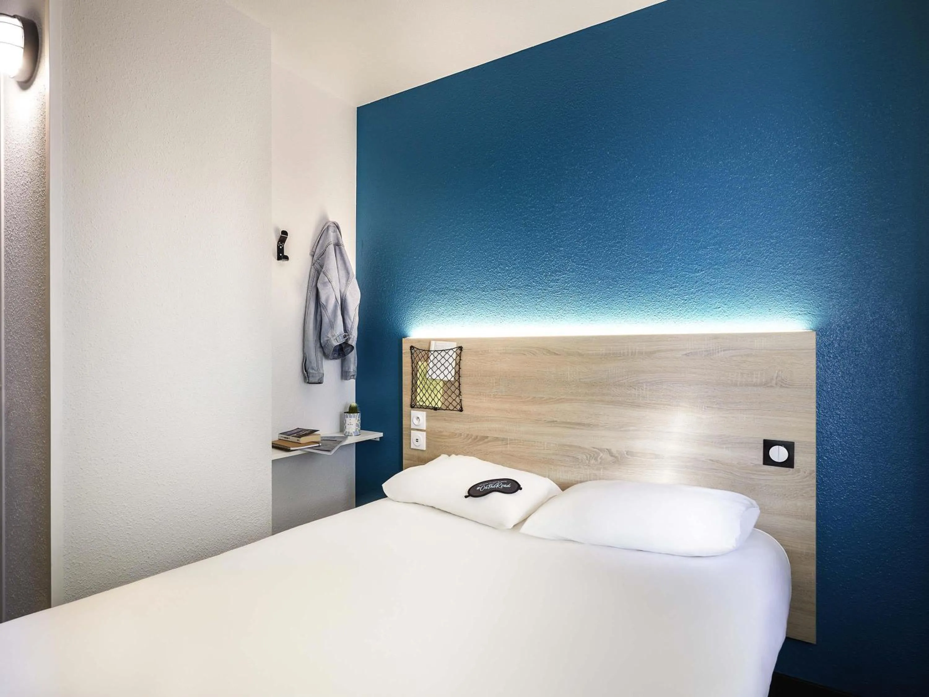 Cabrio Room with Private Bathroom in hotelF1 Lorient