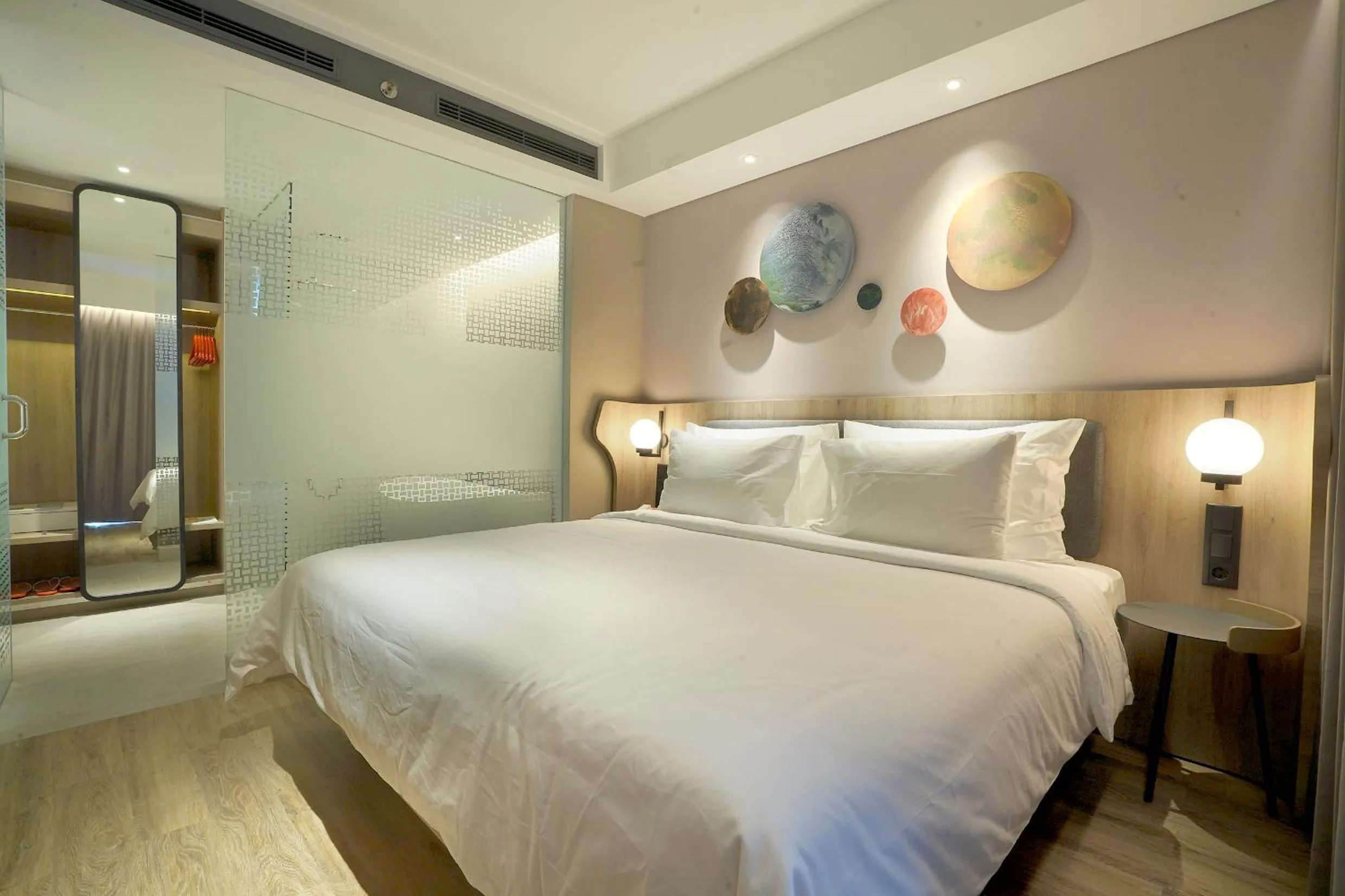 One-Bedroom Suite in Harris Suites Puri Mansion