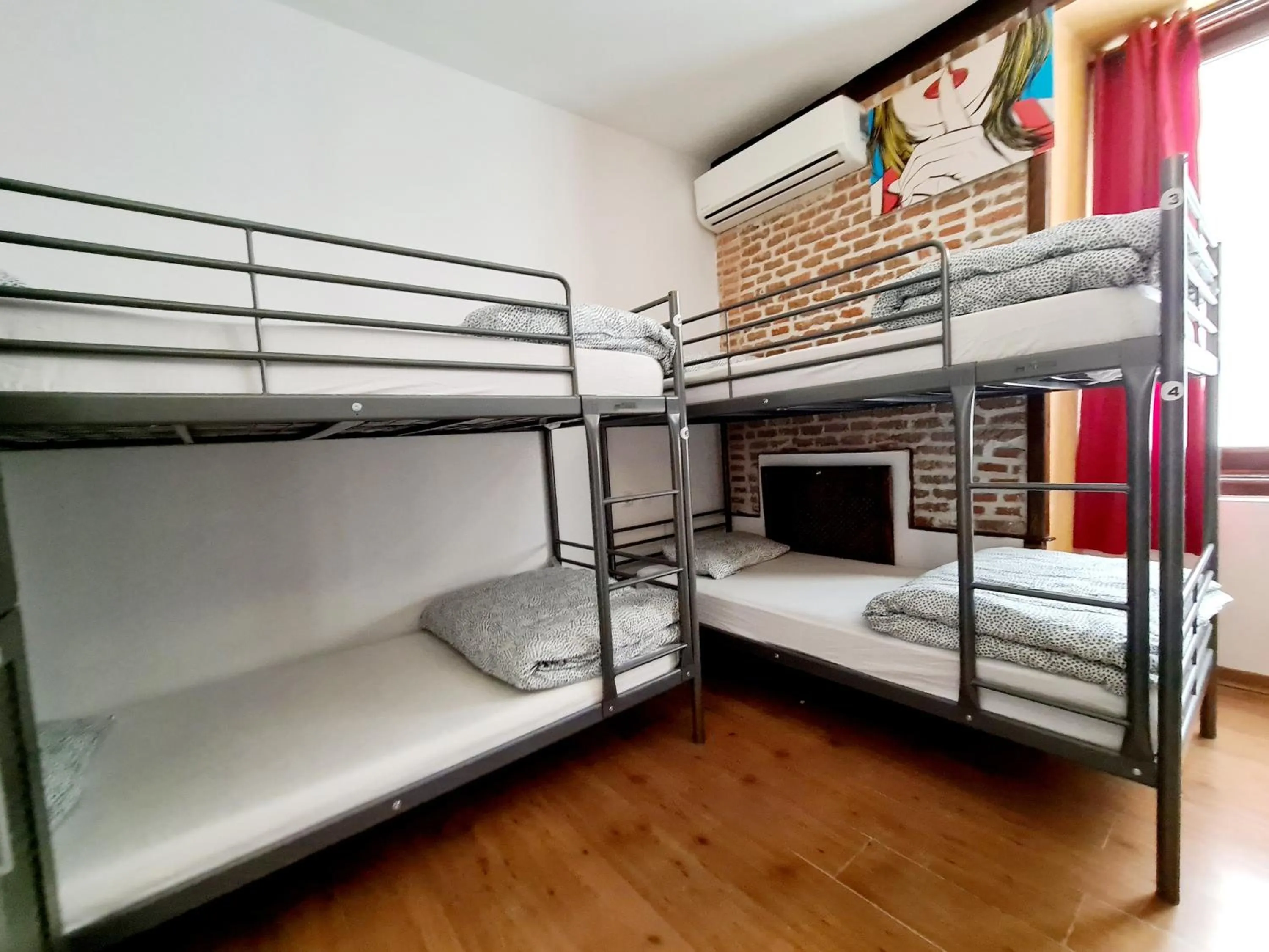Single Bed in Female Dormitory Room in Arc House Madrid - Puerta del Sol Only Adults