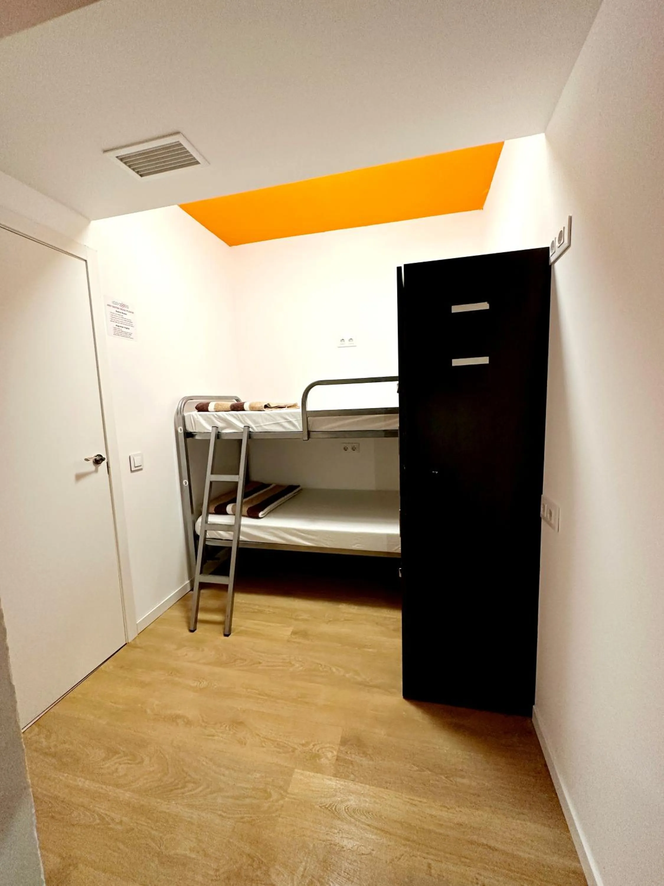 Economy Twin Room in Arc House Madrid - Puerta del Sol Only Adults