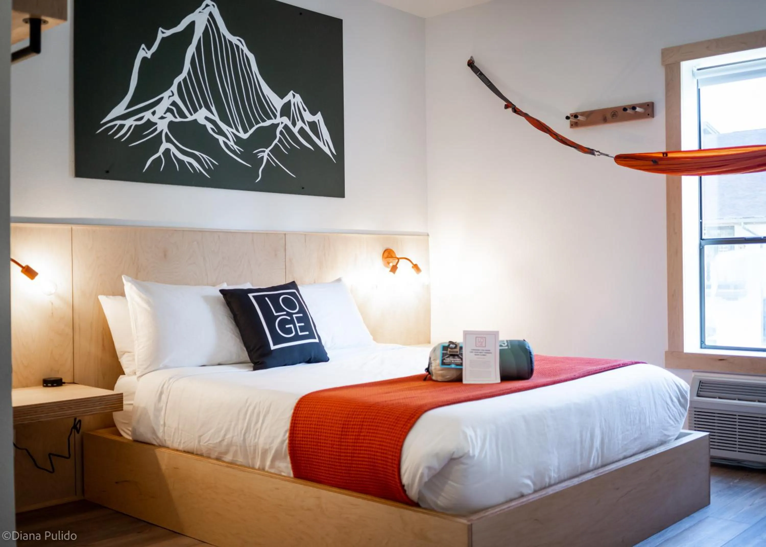 Standard Queen Room in LOGE Leavenworth - Downtown