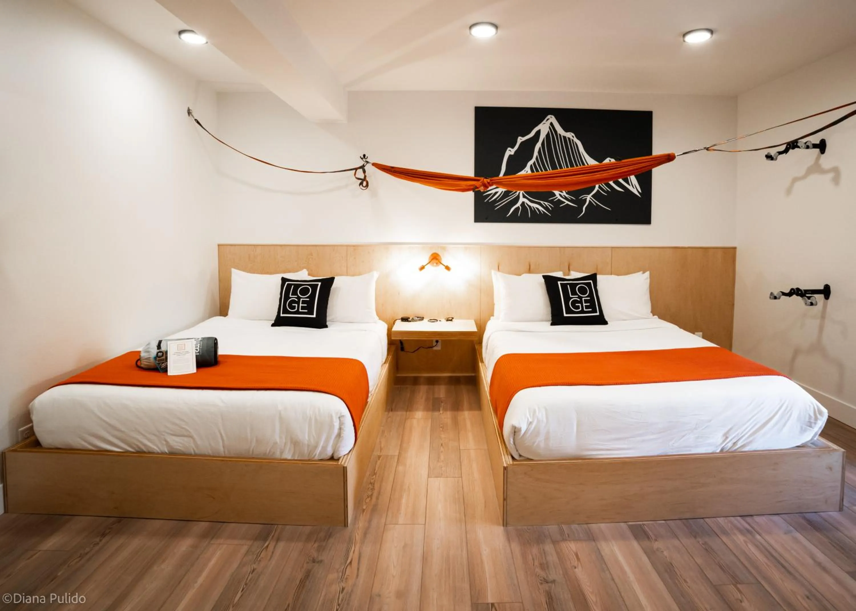 Queen Room with Two Queen Beds in LOGE Leavenworth - Downtown