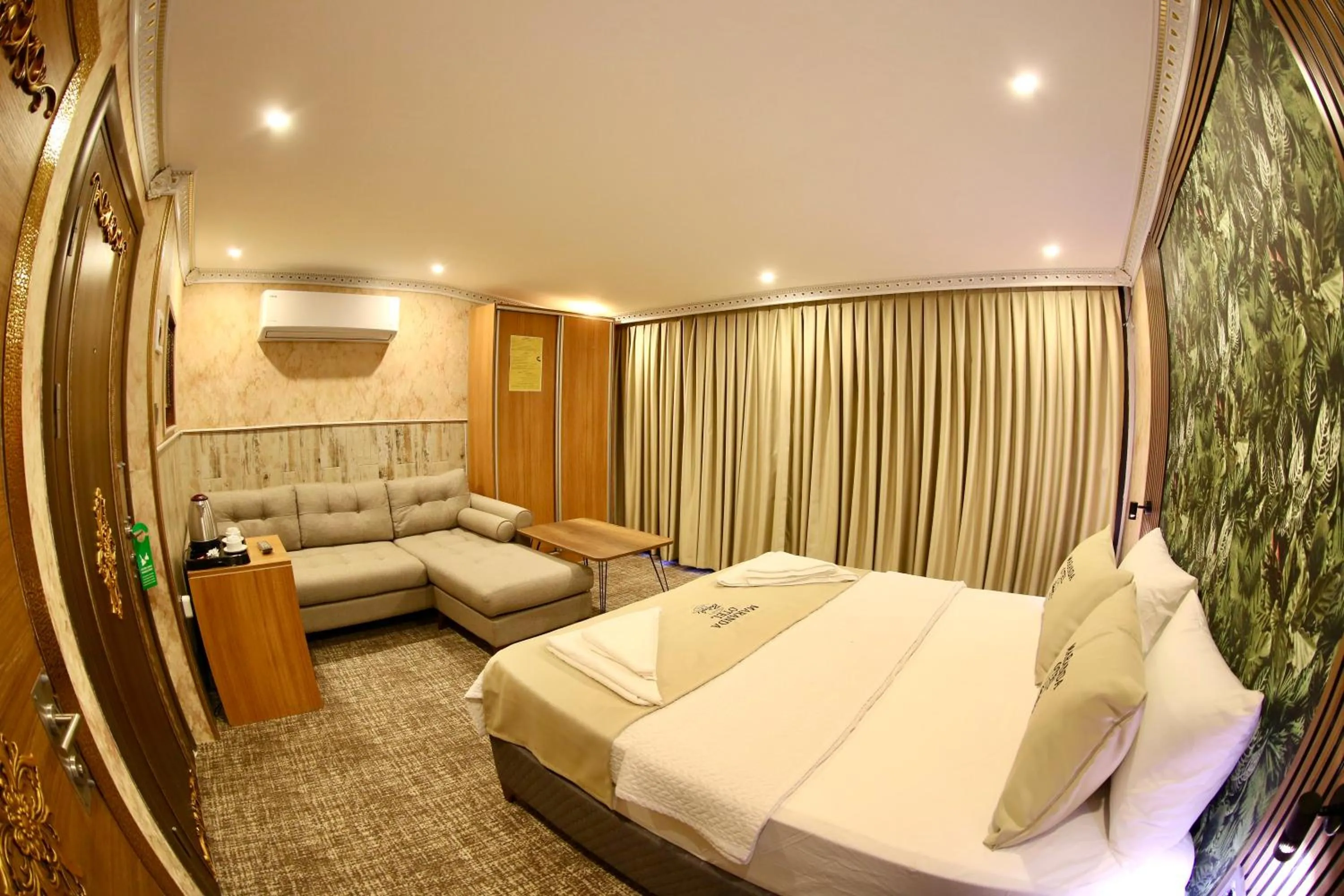 Deluxe Triple Room in Maranda Suit Hotel
