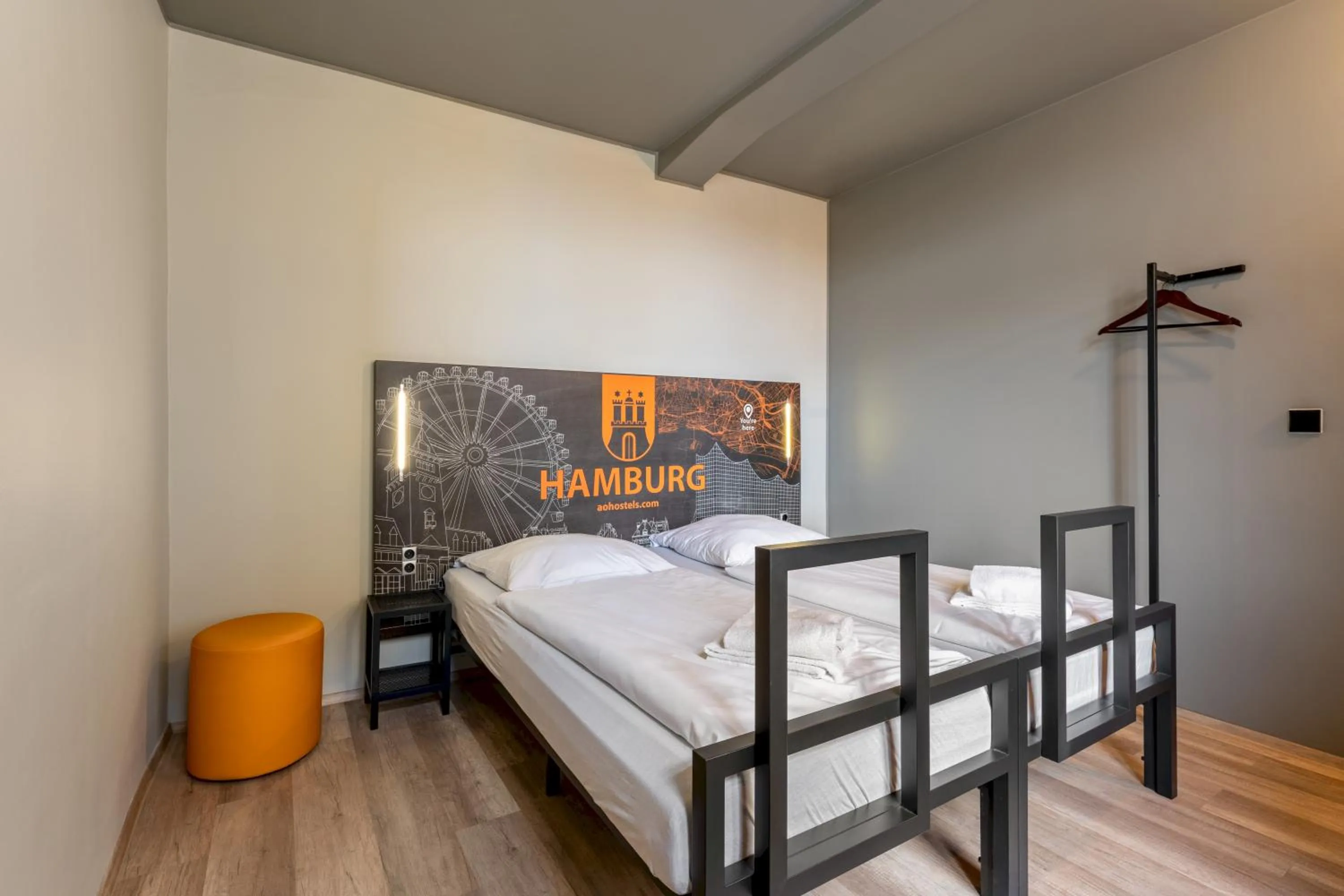 Twin Room in a&o Hamburg Hauptbahnhof